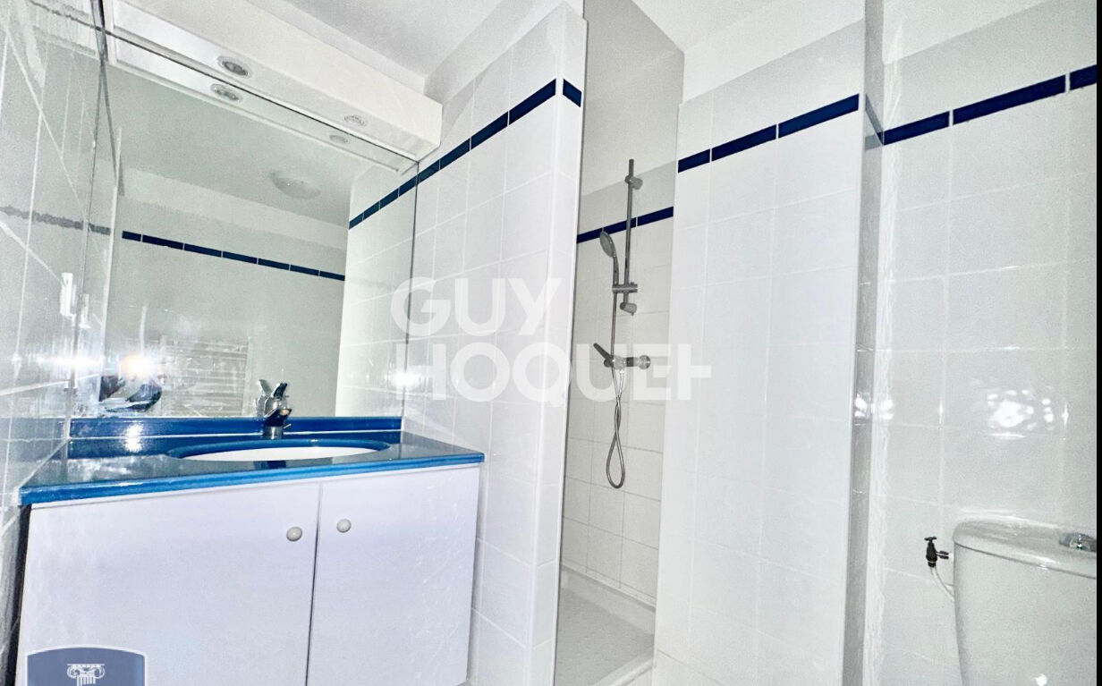 APPARTEMENT T3 RUE D'YPRES NON MEUBLE -  PISCINE, GARDIEN, ESPACES VERTS 