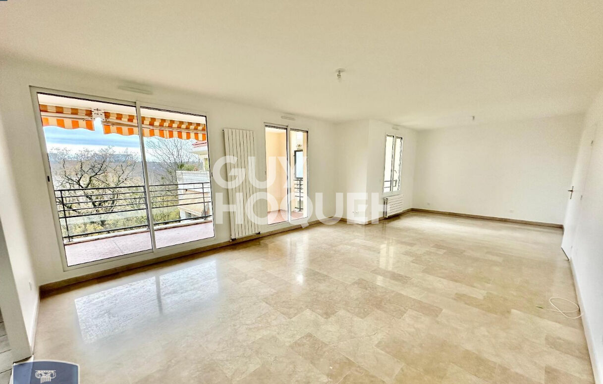 APPARTEMENT T3 RUE D'YPRES NON MEUBLE -  PISCINE, GARDIEN, ESPACES VERTS 