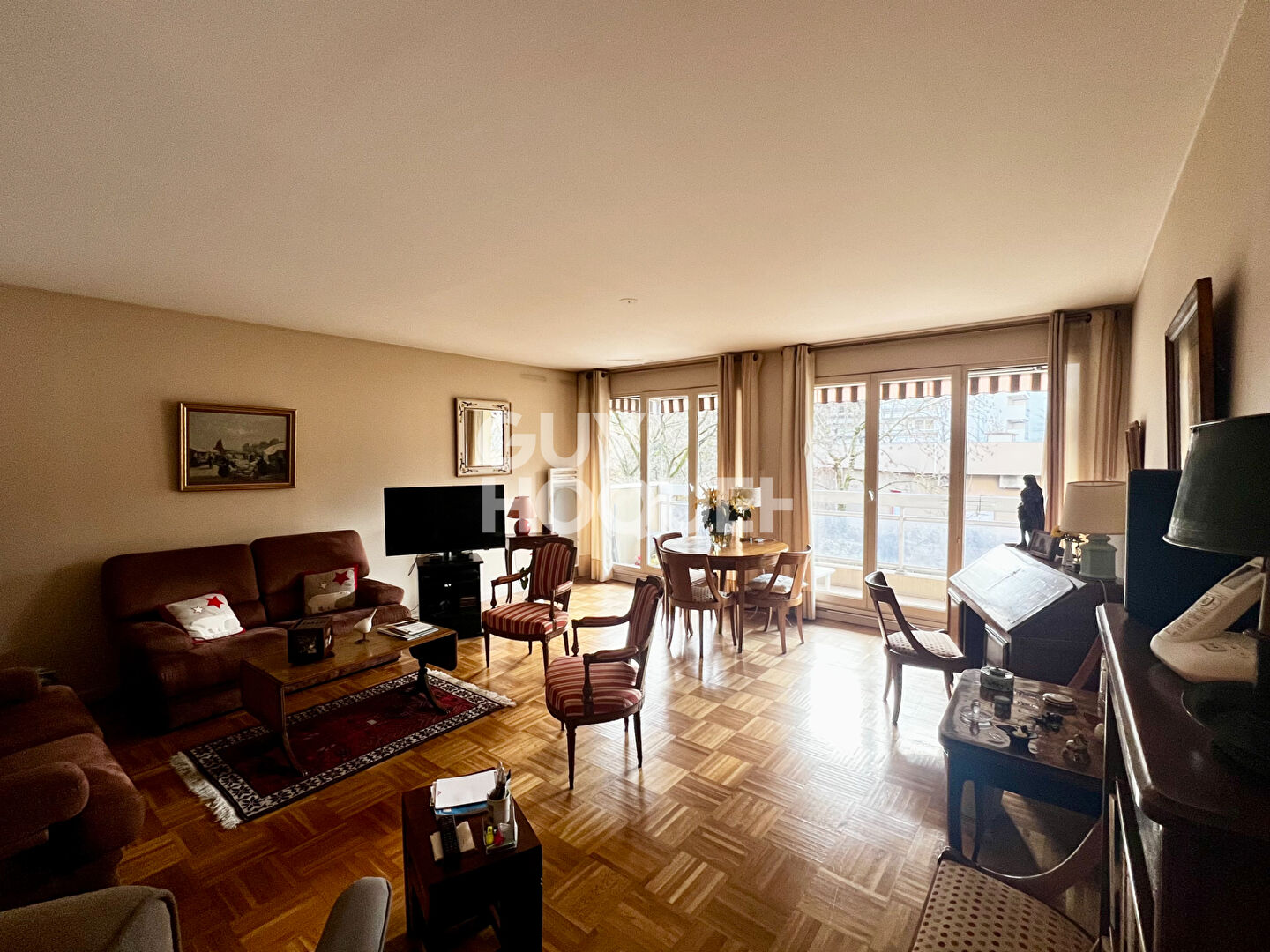 Appartement familial 105 m2 terrasse vue Saône, 2 garages en sous-sol, cave