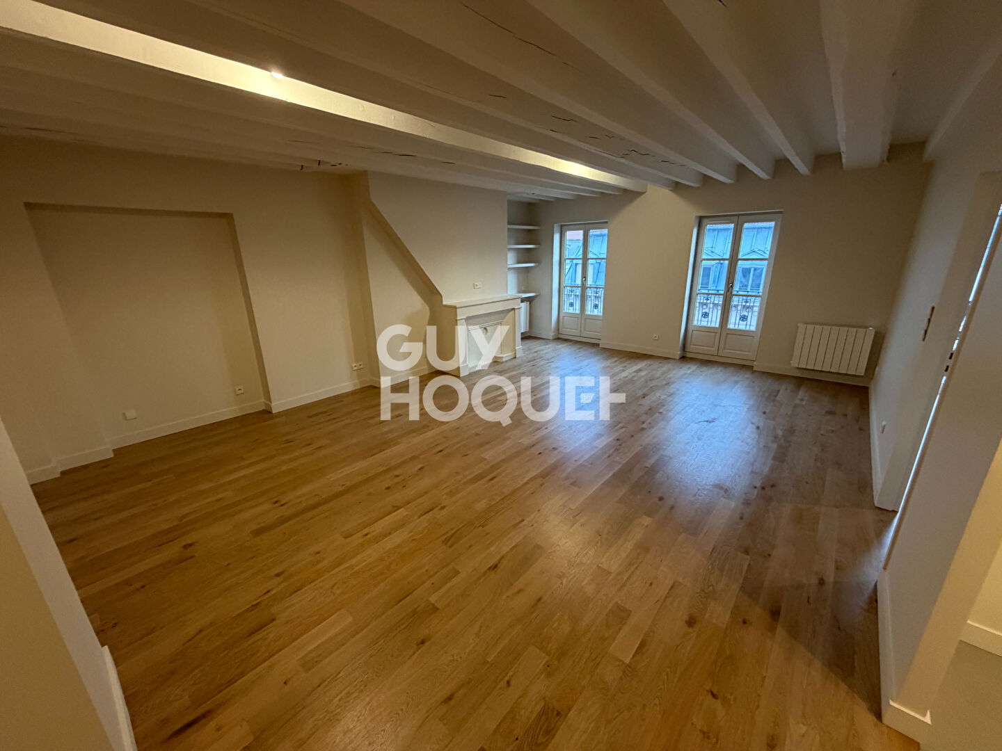 Appartement T3 entièrement refait  avec balcon - secteur terreaux