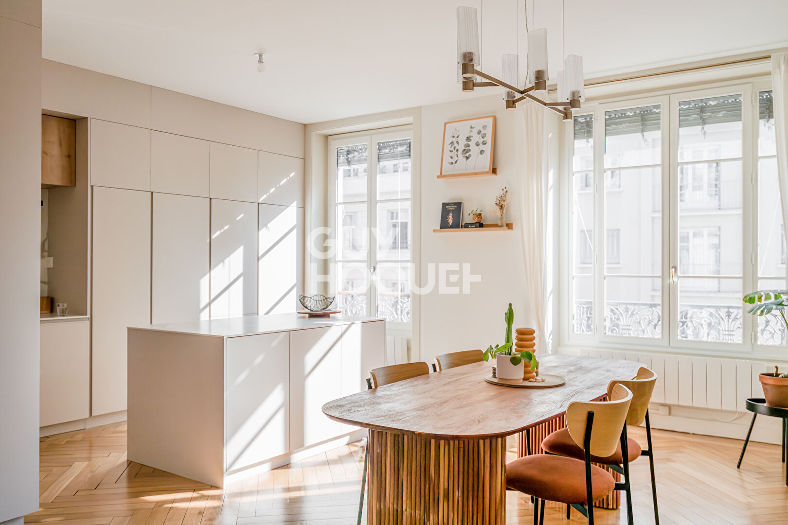 Appartement  traversant - vue dégagée - ascenseur - cave