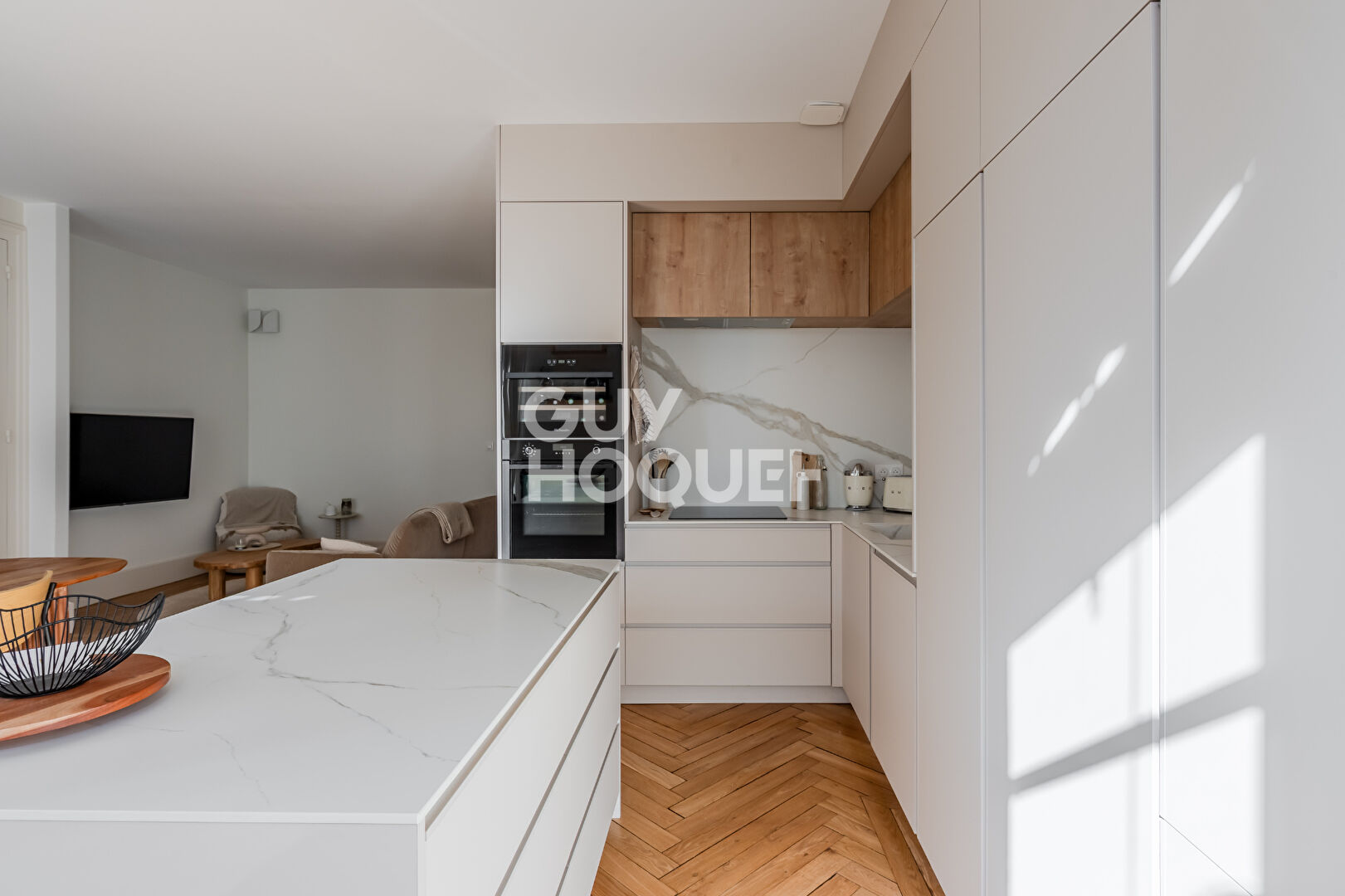 Appartement  traversant - vue dégagée - ascenseur - cave