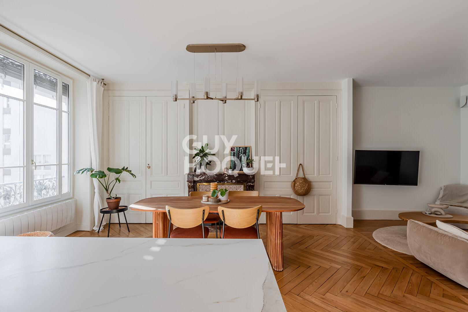 Appartement  traversant - vue dégagée - ascenseur - cave