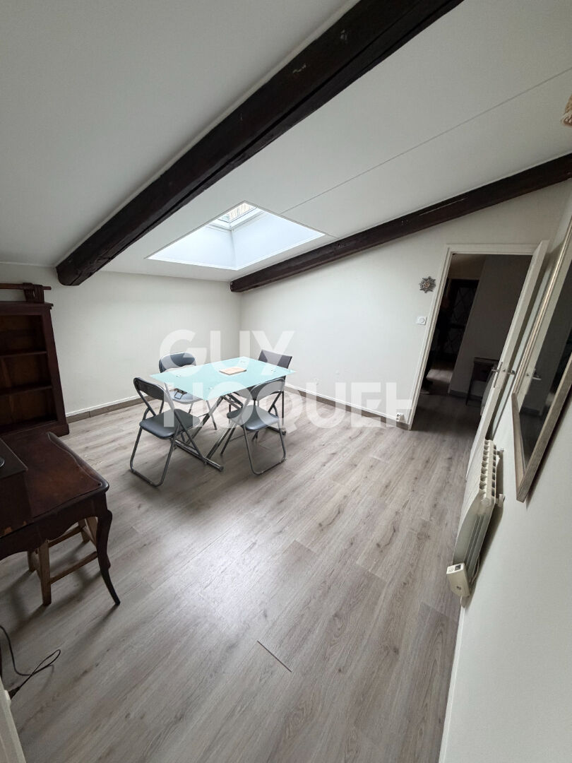 Appartement T2 Meublé - dernier étage - plateau croix rousse