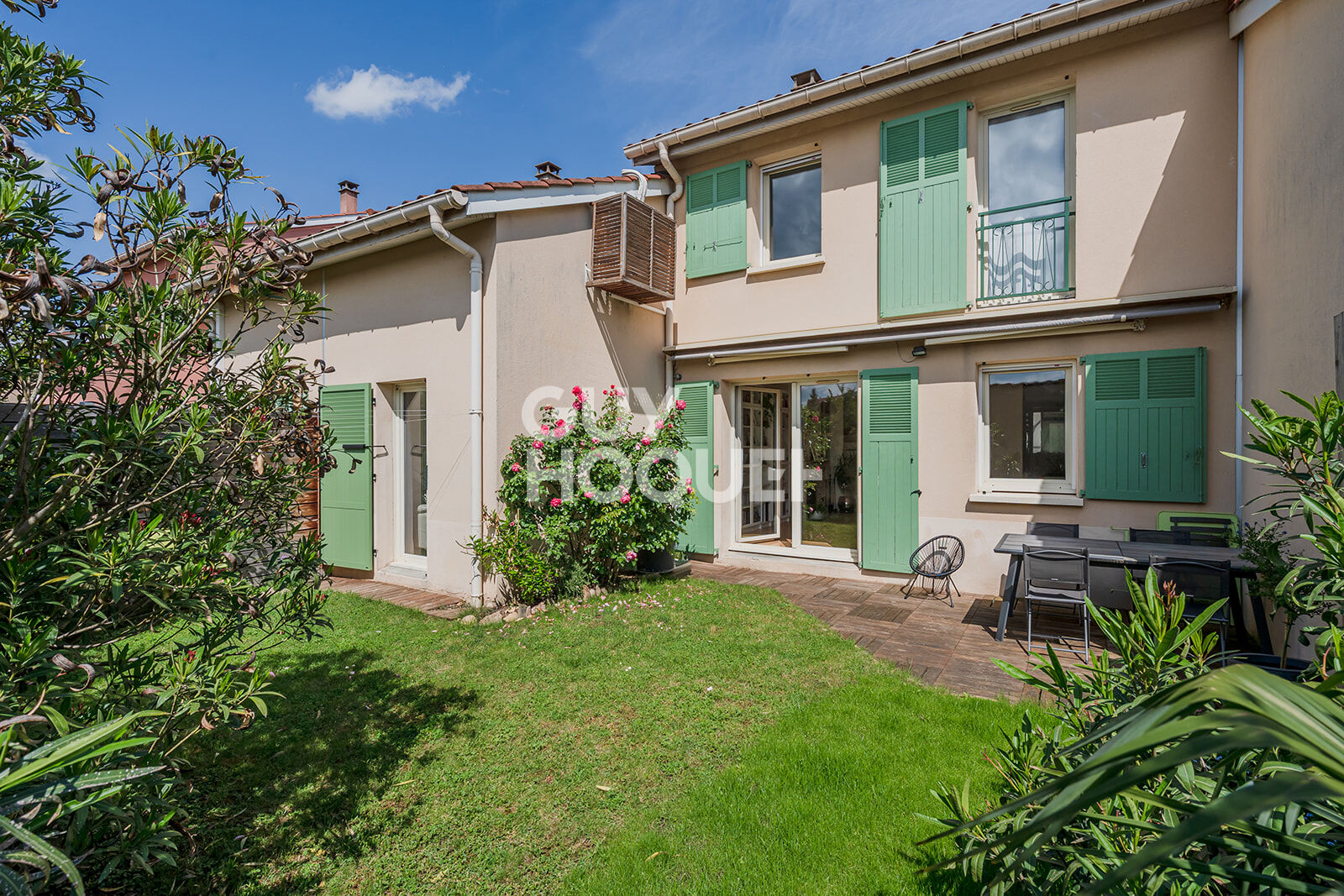 Villa familiale entièrement rénovée  4 chambres - bureau - garage -