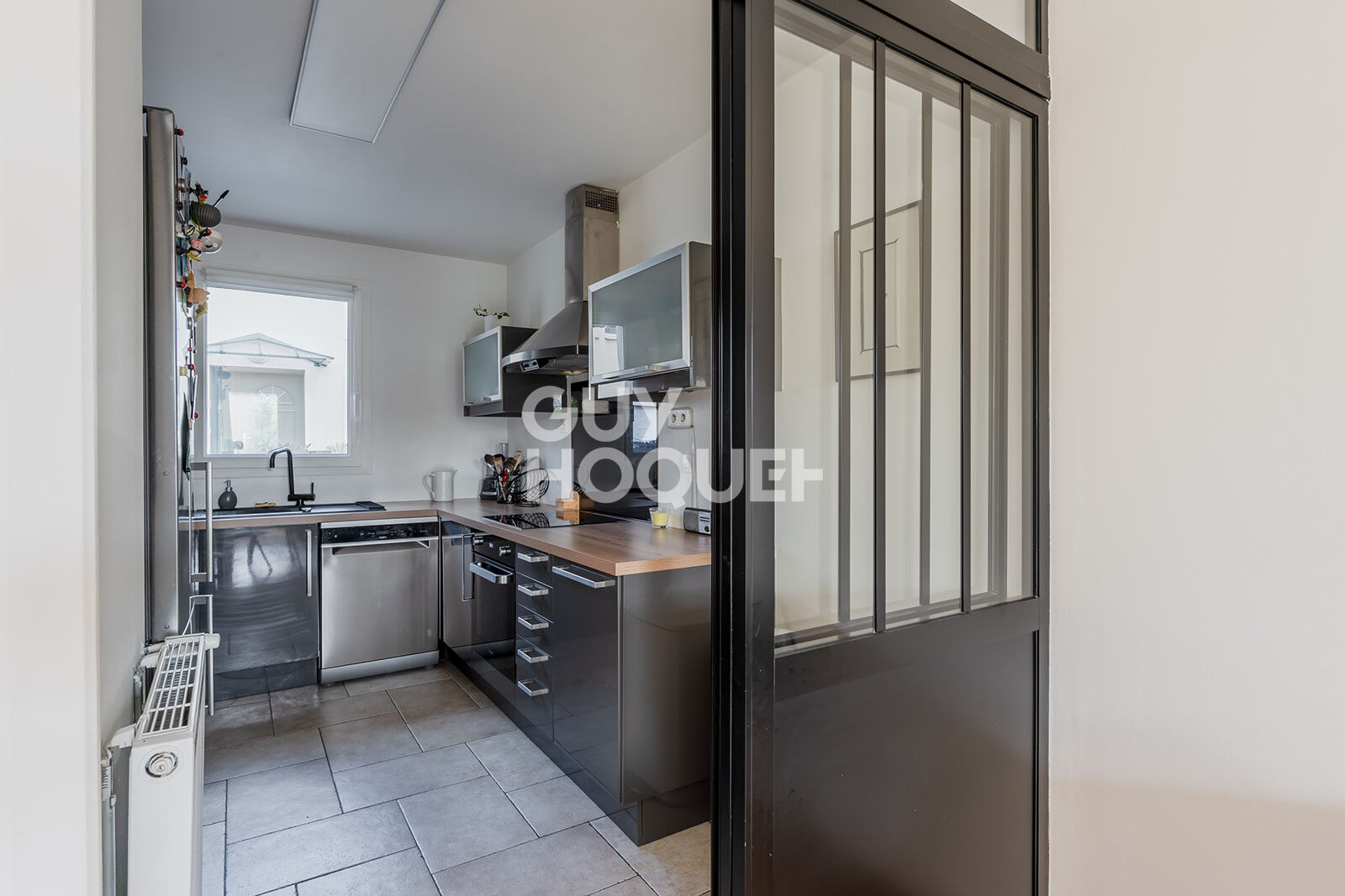Villa familiale entièrement rénovée  4 chambres - bureau - garage -