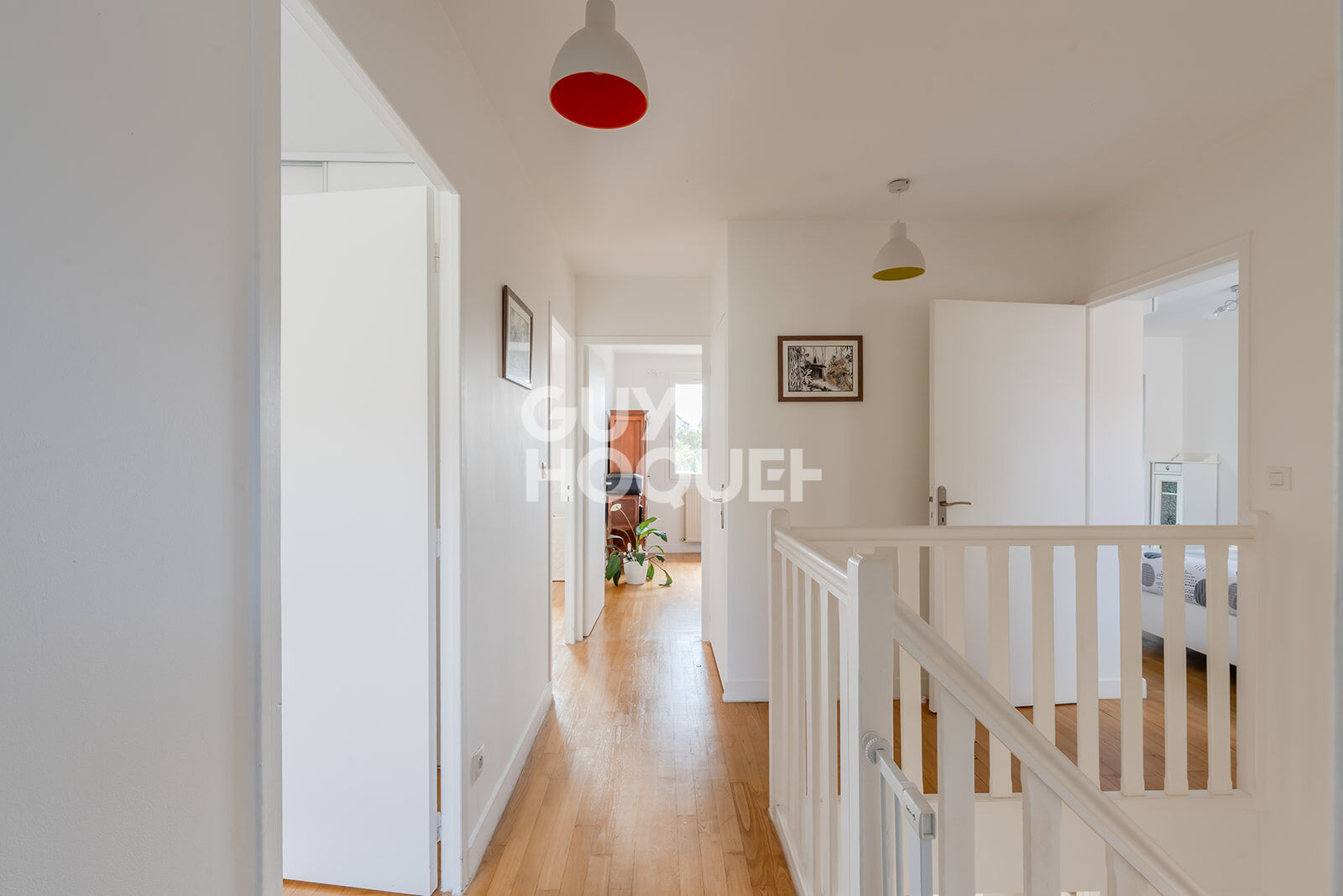 Villa familiale entièrement rénovée  4 chambres - bureau - garage -