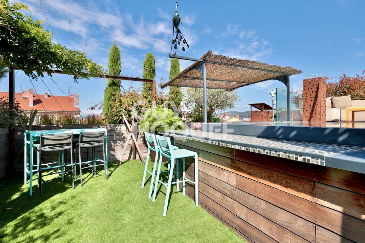 Rooftop- toit terrasse avec piscine et garage en sous sol