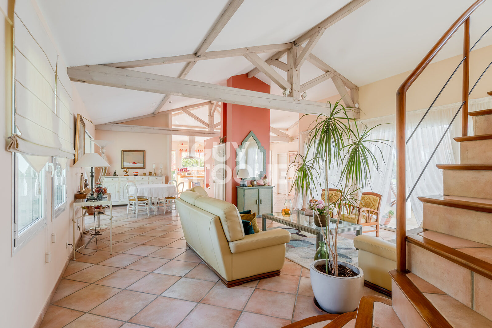 EXCLUSIVITÉ- SUPERBE VILLA DE 170 m² SUR LES HAUTEURS DE ROCHETAILLÉE-SUR-SAÔNE