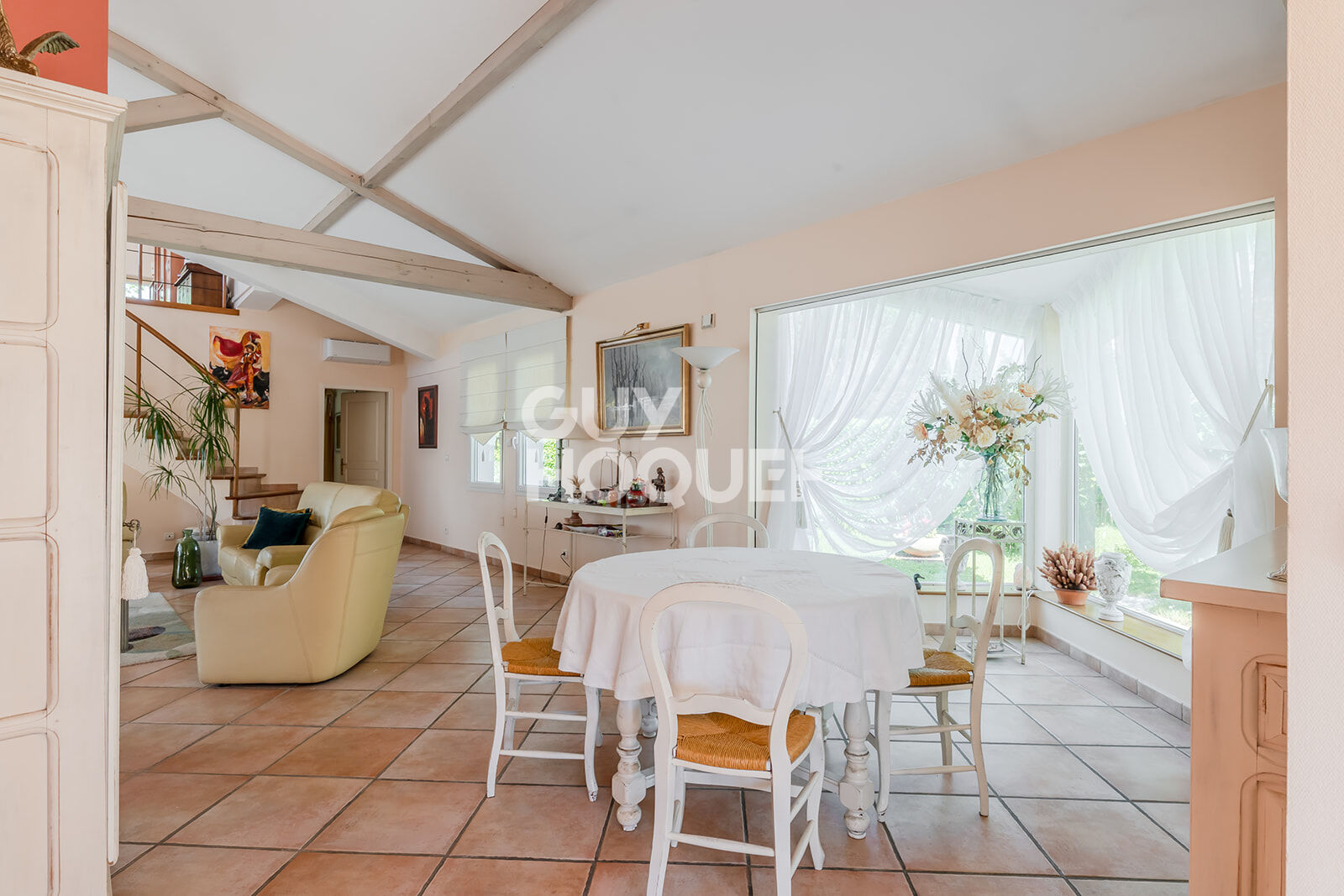 EXCLUSIVITÉ- SUPERBE VILLA DE 170 m² SUR LES HAUTEURS DE ROCHETAILLÉE-SUR-SAÔNE