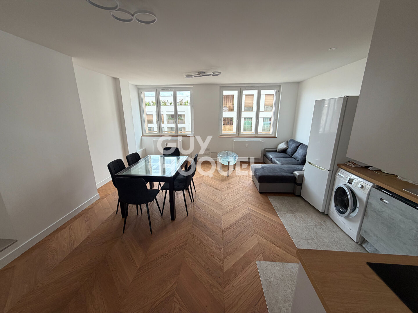 T4 MEUBLE - HENON