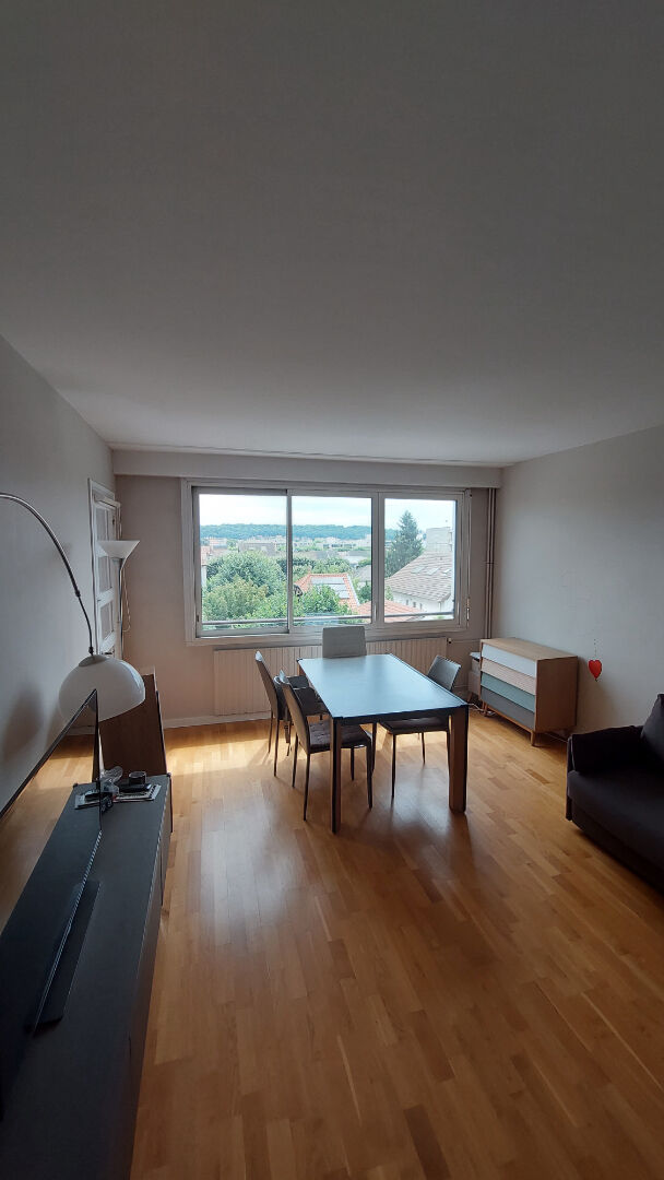 LA VARENNE SAINT-HILAIRE - APPARTEMENT 3 PIECES