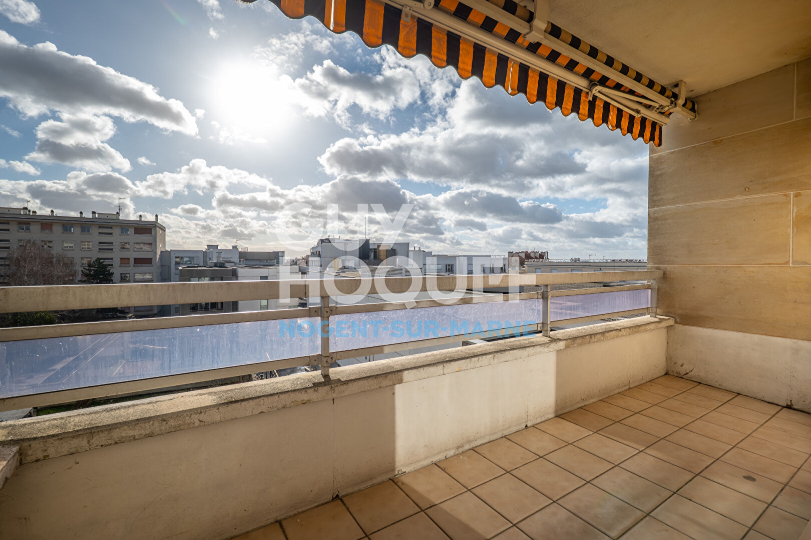 2 Balcon / Ascenseur / Parking