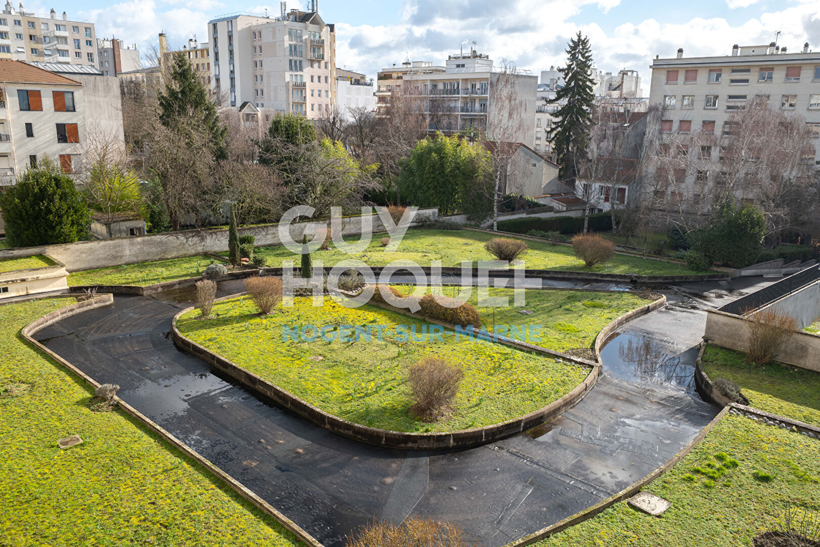 2 Balcon / Ascenseur / Parking
