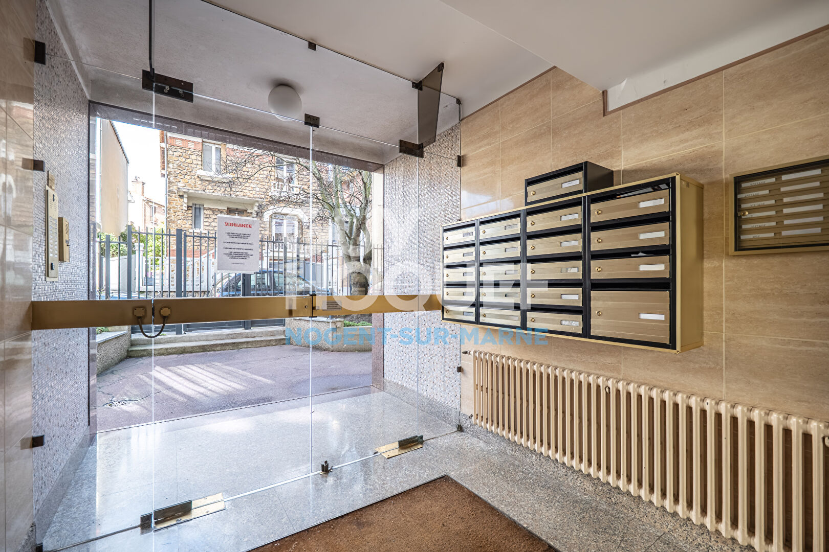 2 Balcon / Ascenseur / Parking