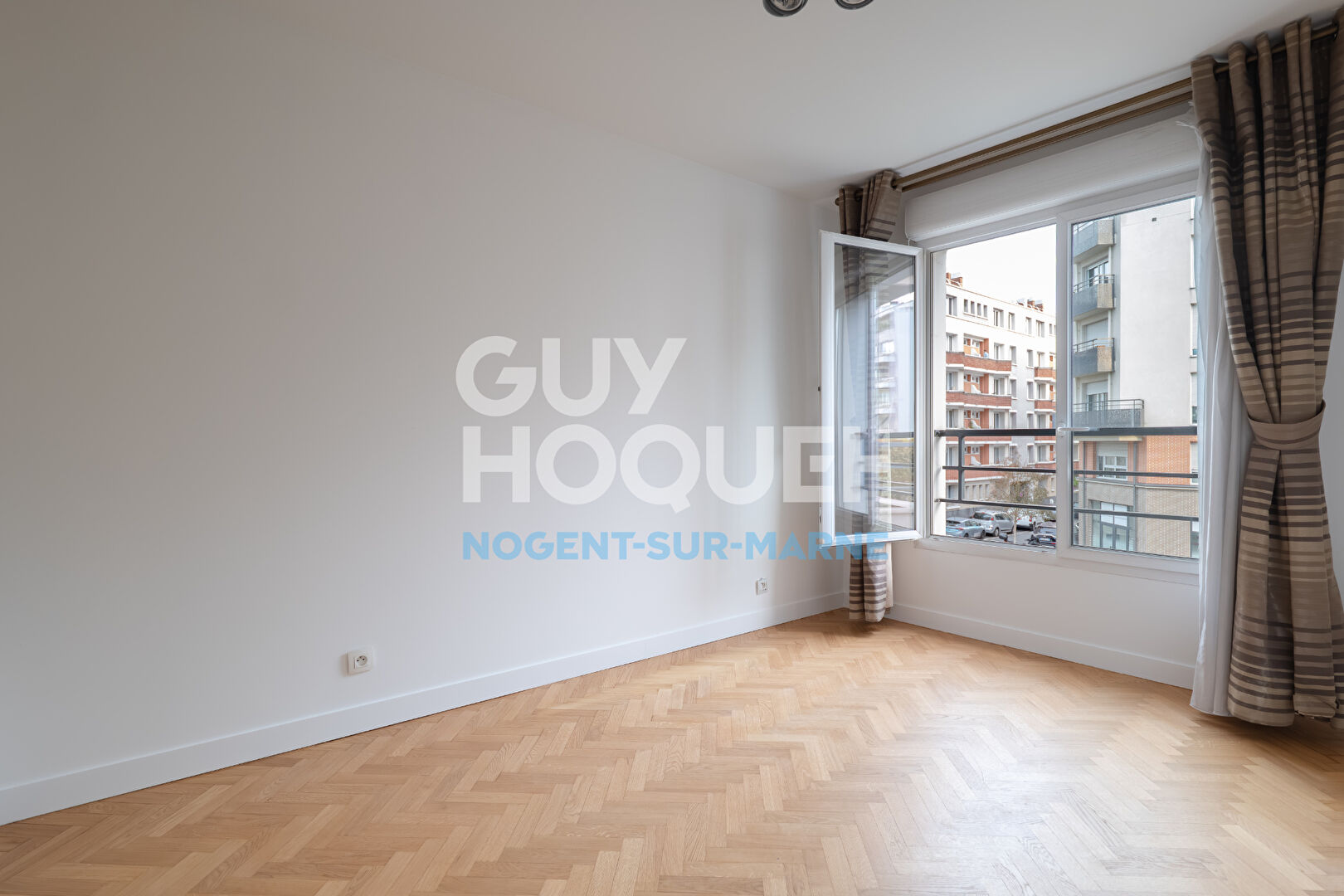 Terrasse / Parking / Ascenseur