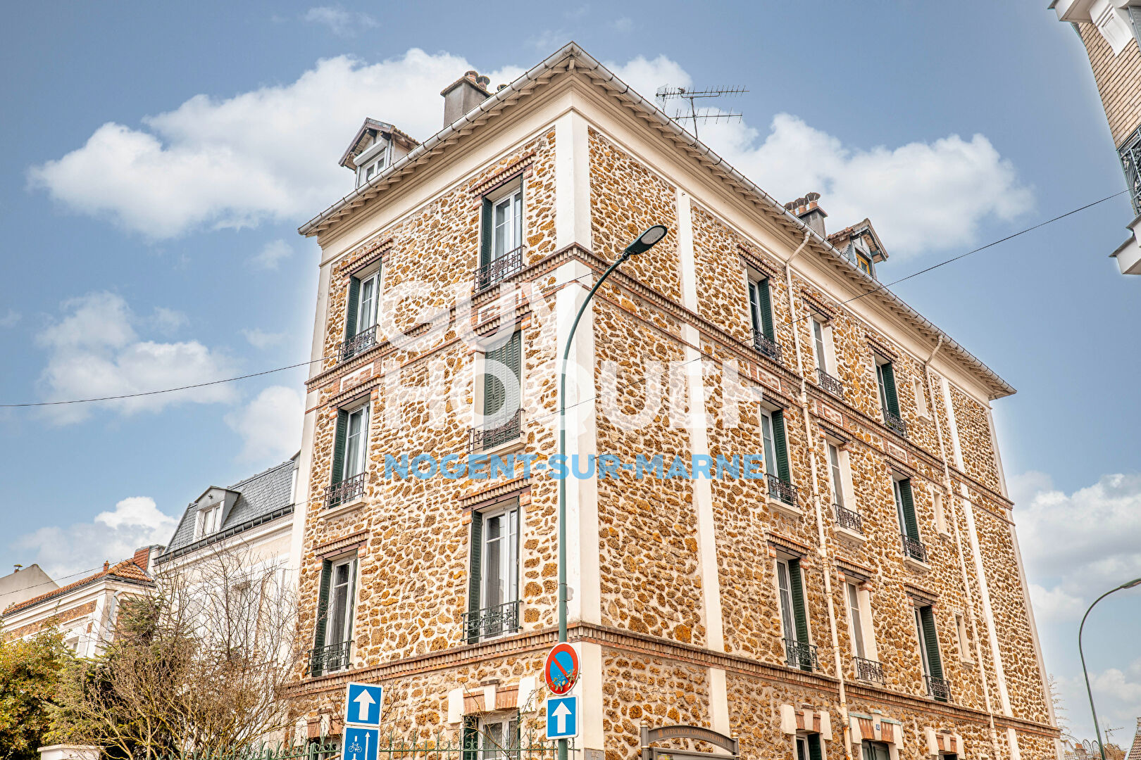 LOCALISATION / CHARME / ETAT