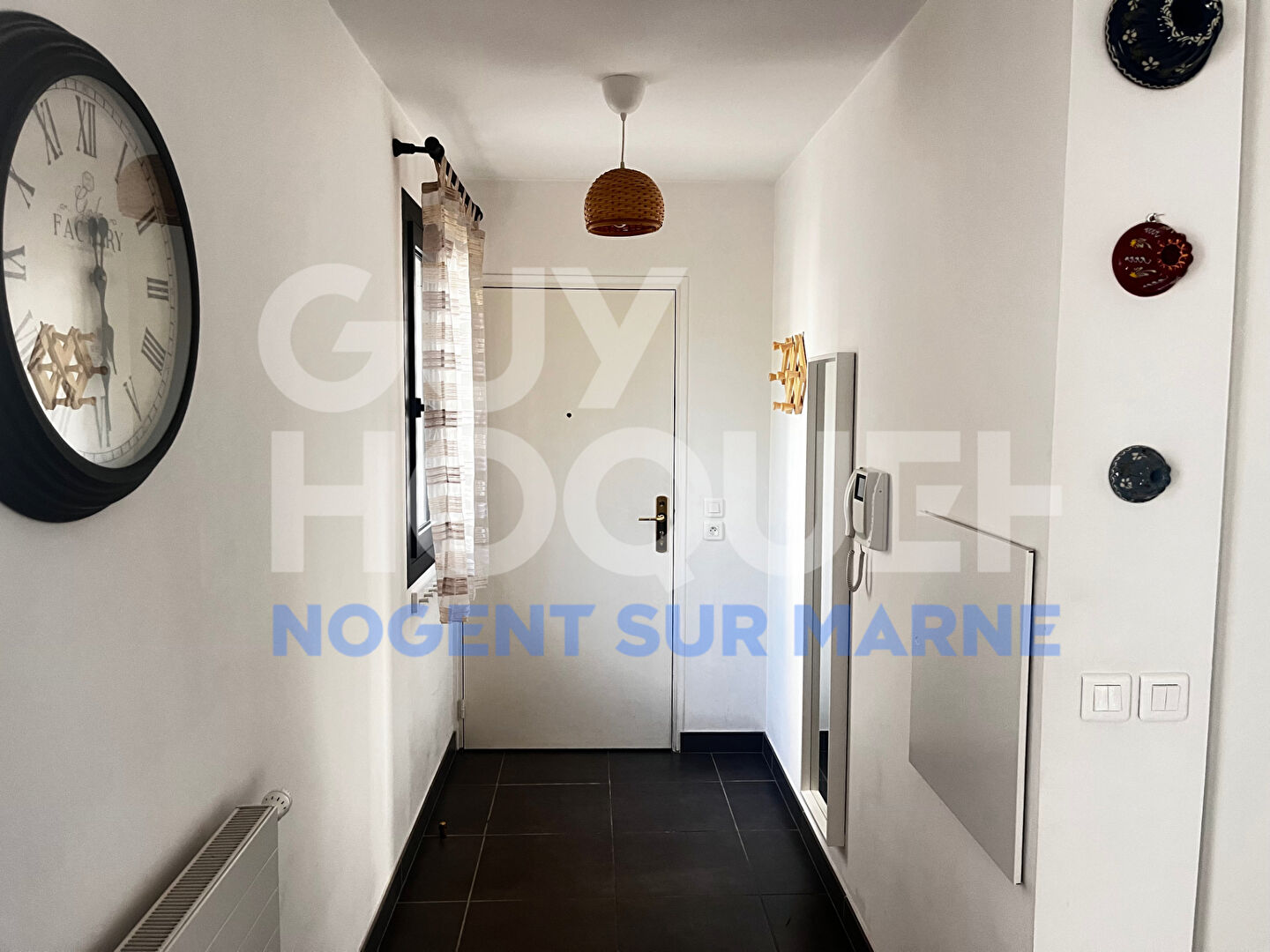 Proche centre-ville / Balcon / Parking