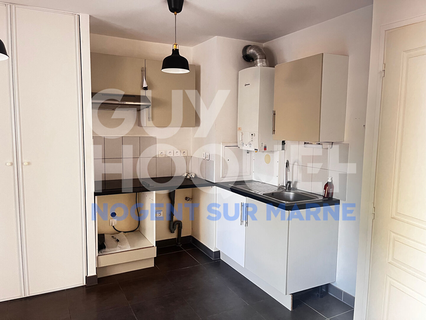 Proche centre-ville / Balcon / Parking