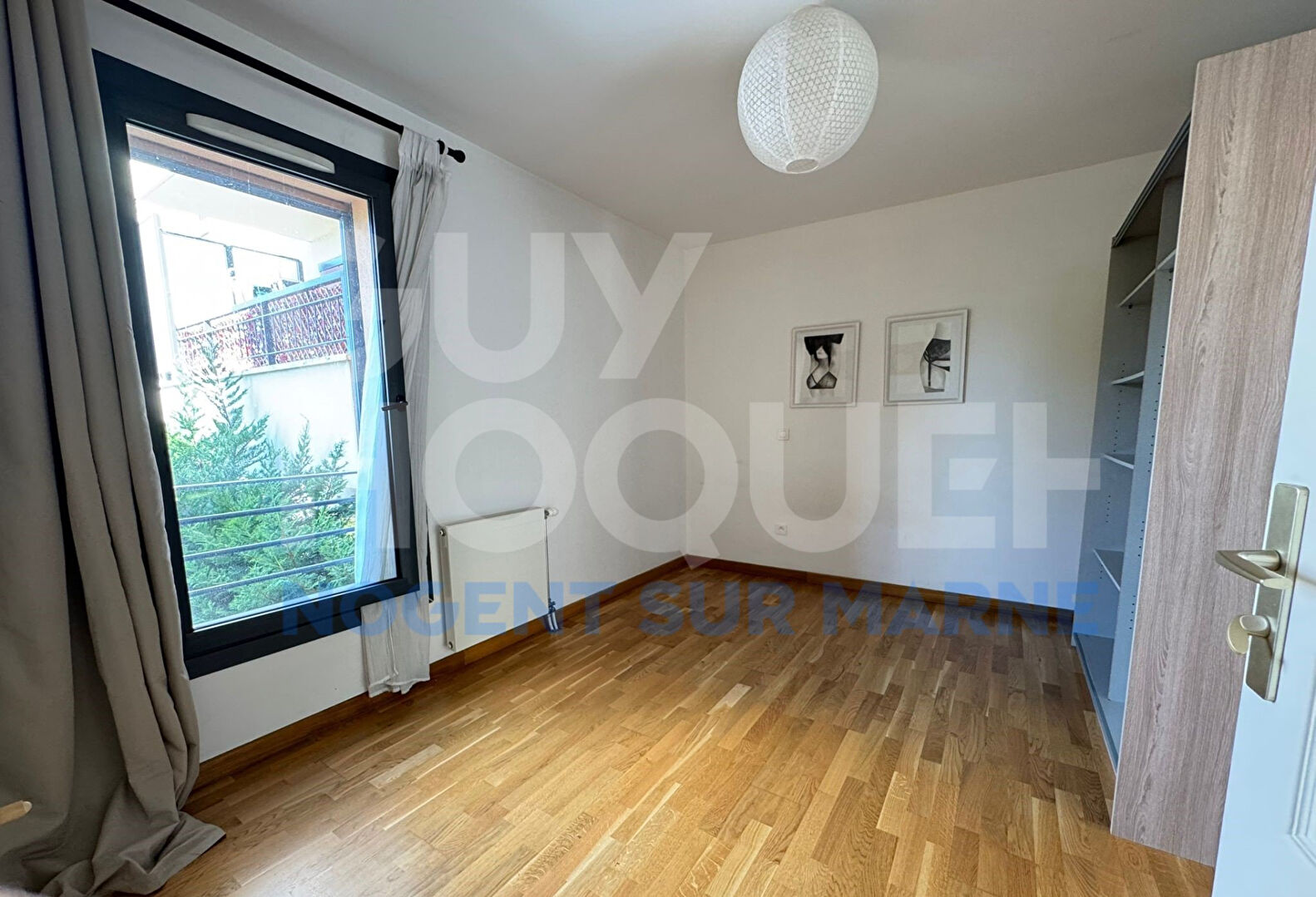 Proche centre-ville / Balcon / Parking