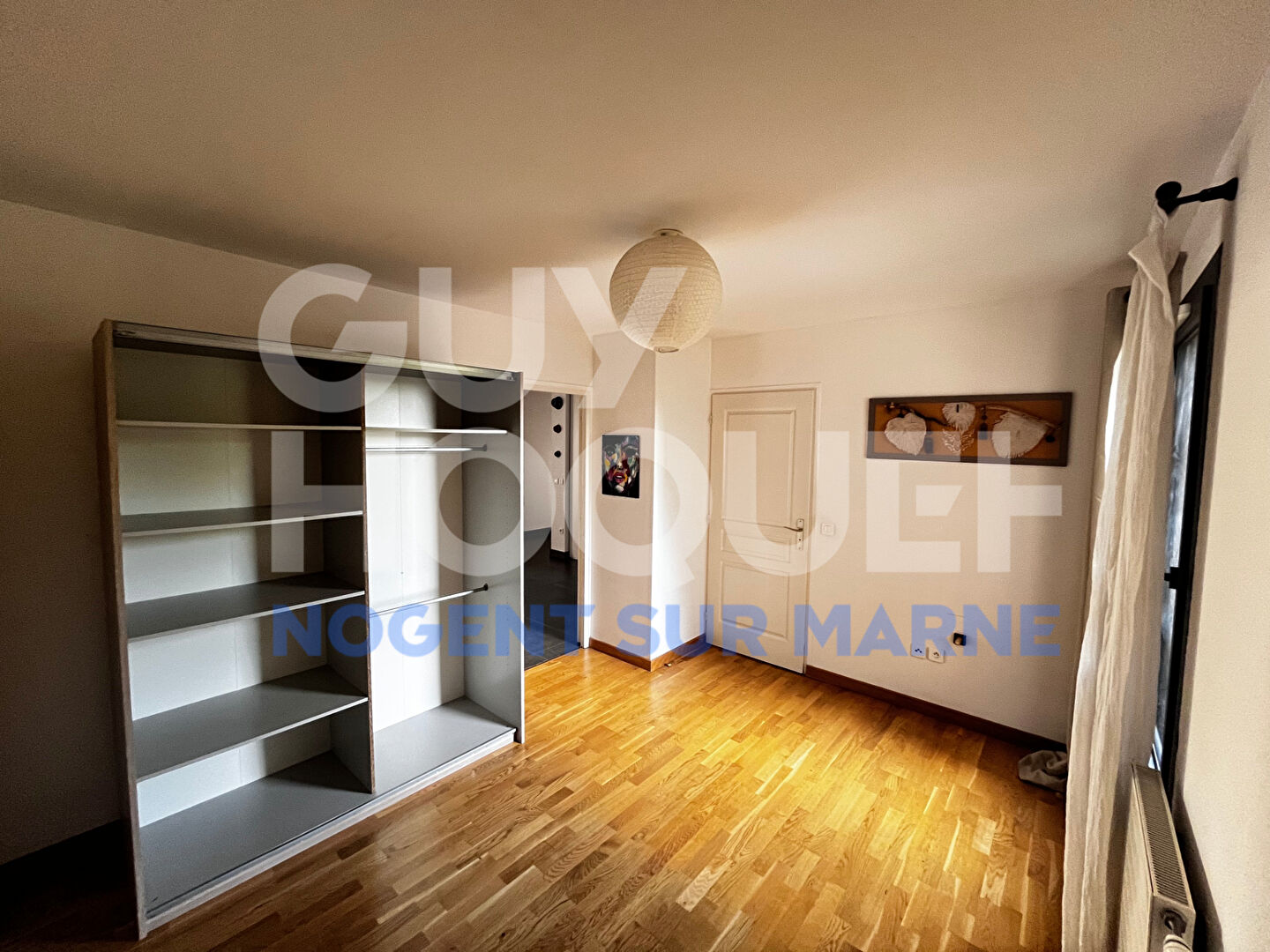 Proche centre-ville / Balcon / Parking