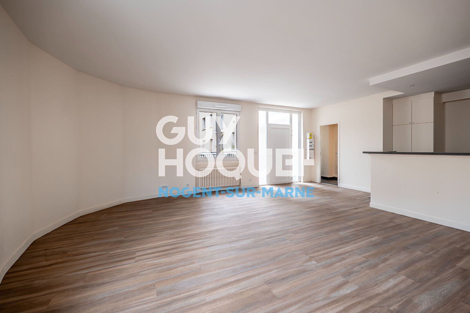 BUREAU / APPARTEMENT / SURFACE