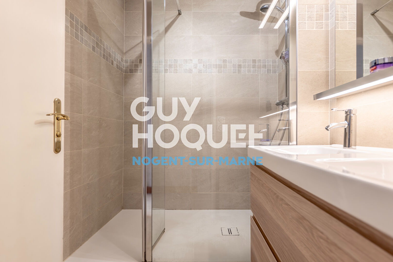 SUPERFICIE / 4 CHAMBRES / TERRASSE