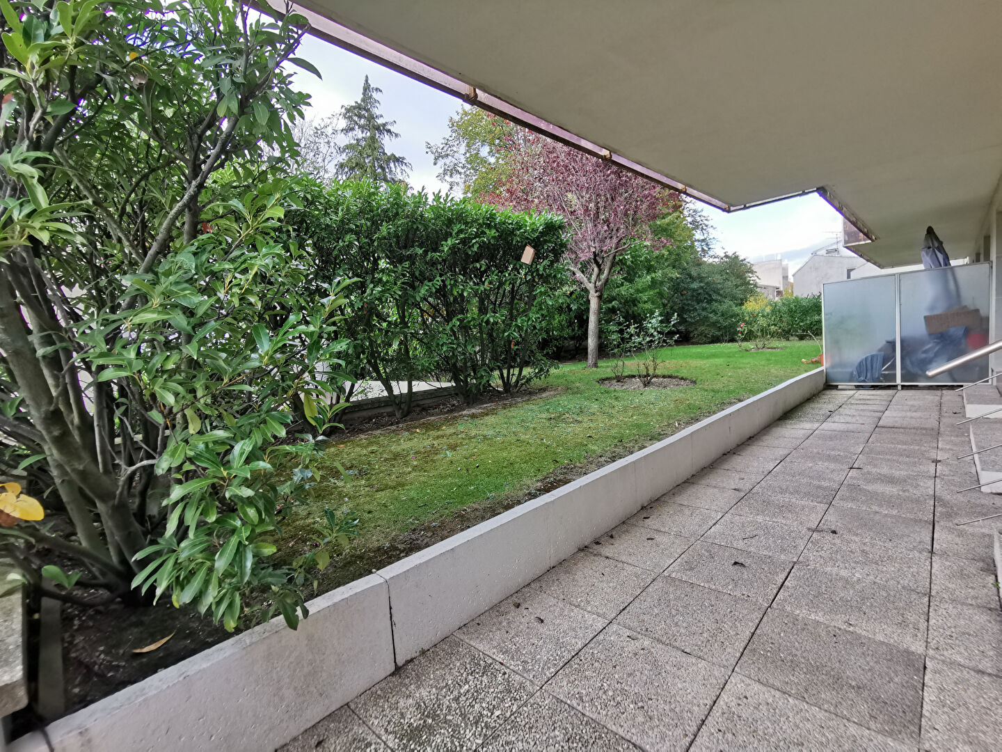 EMPLACEMENT / DOUBLE BOX / TERRASSE