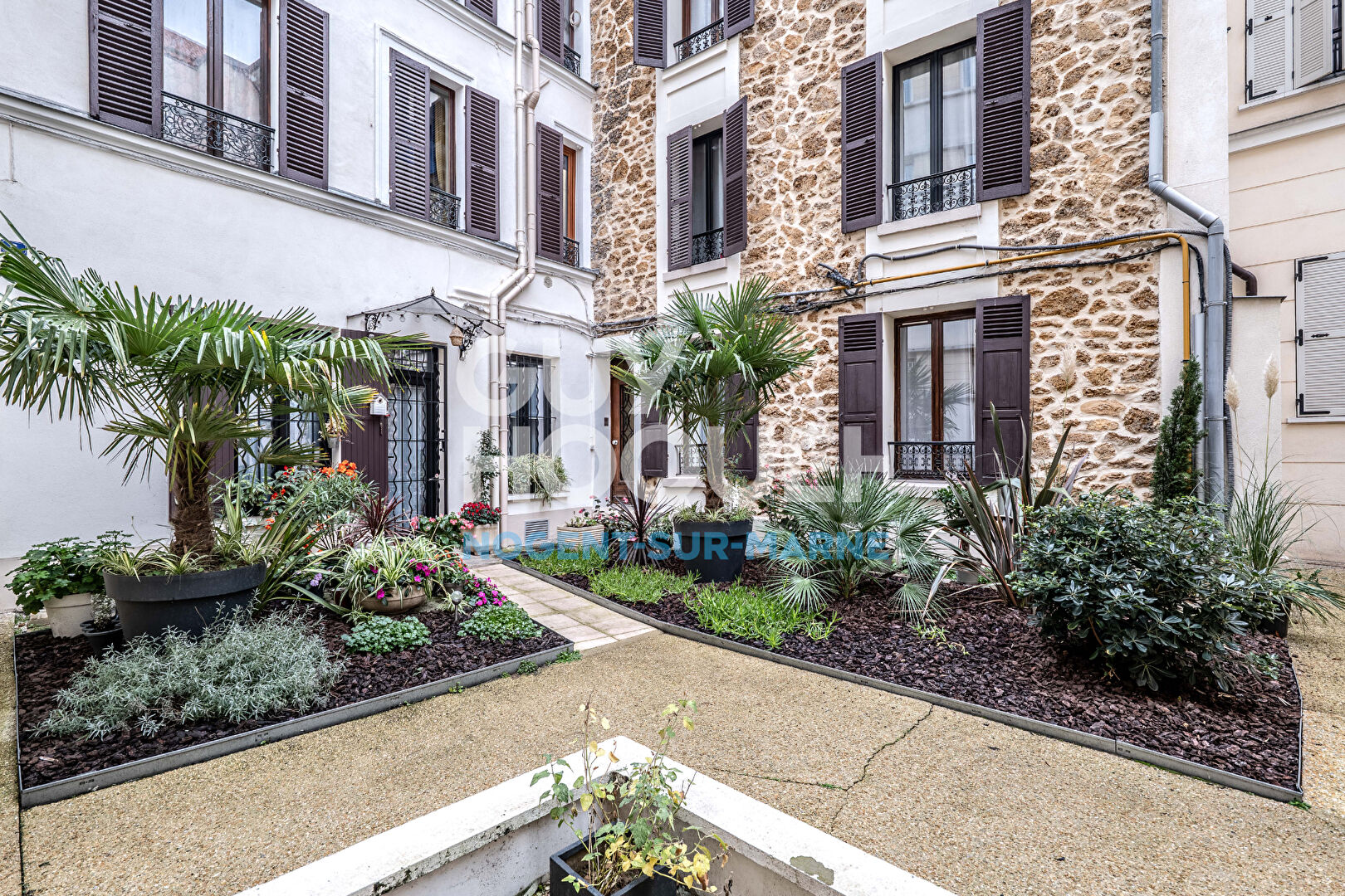 SITUATION - ETAT - CHARME