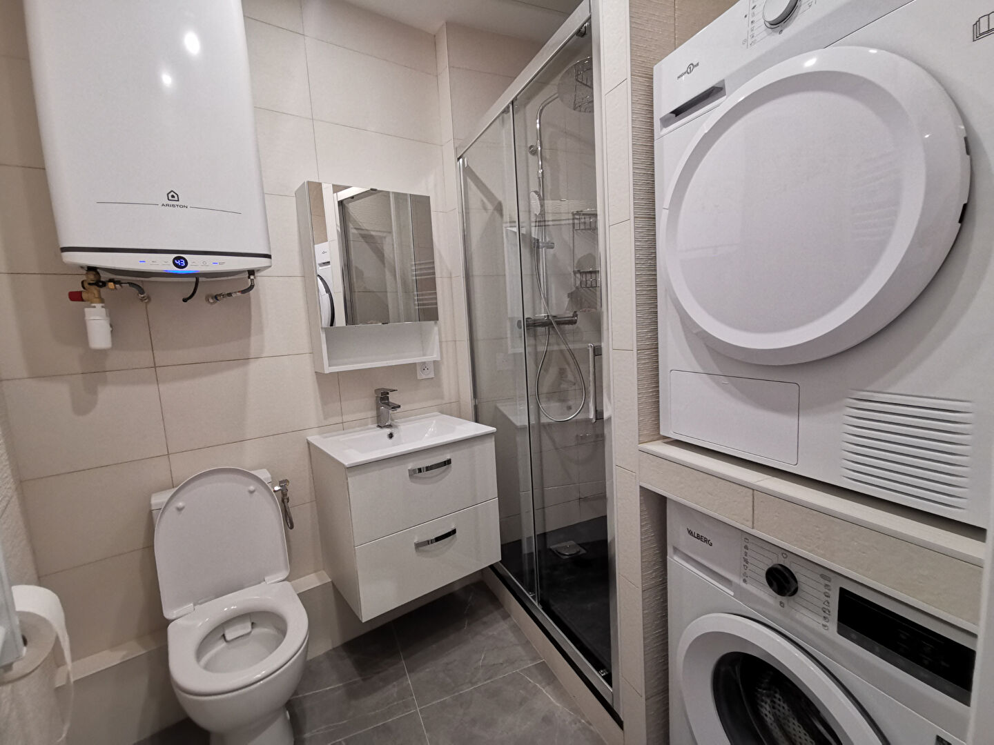 CENTRE VILLE / NEUF / TOTALEMENT EQUIPE