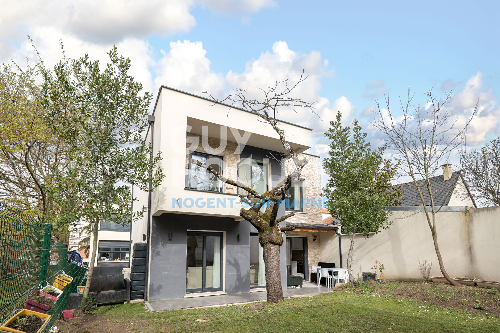 MAISON NEUVE - VOLUME - PRESTATIONS