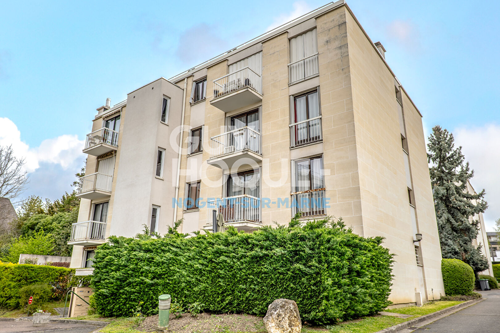 Appartement 37 m² avec fort potentiel à10 min RER A