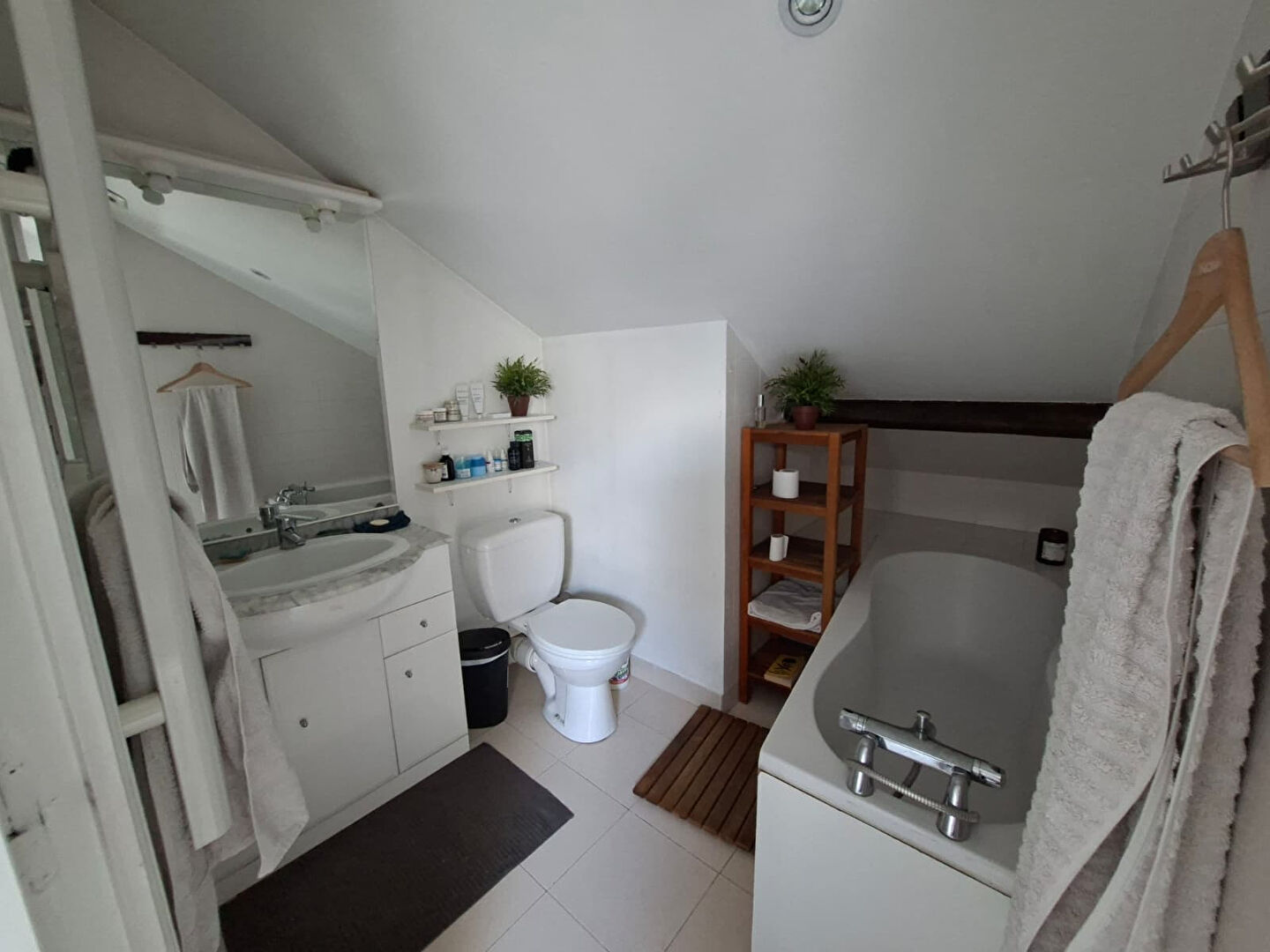 DUPLEX - 3 PIÈCES - 72.57 m² CARREZ - COMBLES AMÉNAGÉS - CAVE & BOX