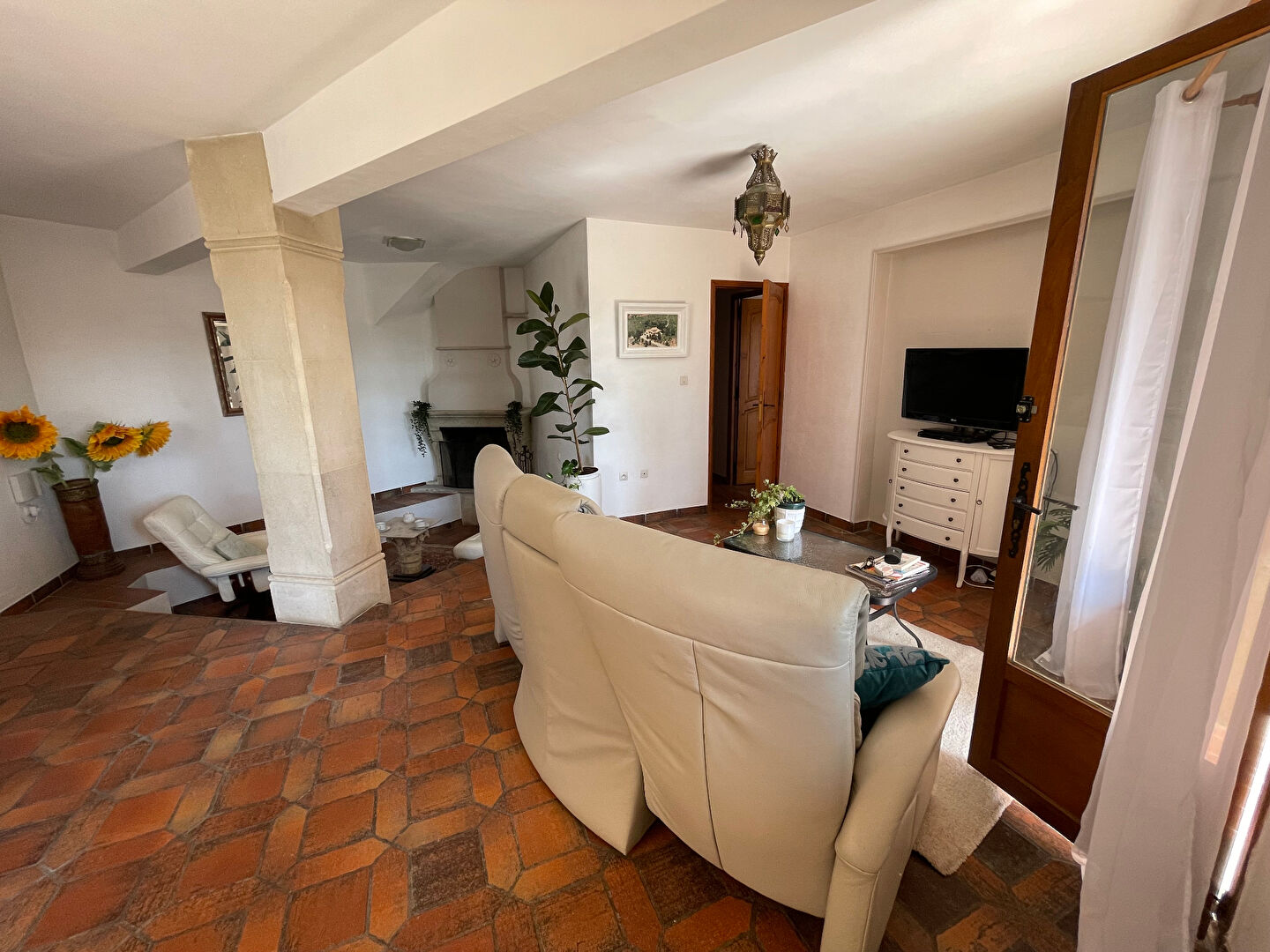 Maison d'architecte à  vendre à Châteauneuf-le-Rouge sur le Site de la Sainte victoire