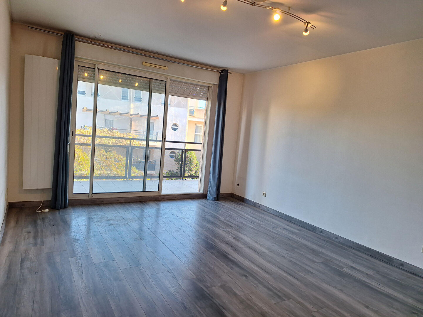 Appartement  T2 avec terrasse et BOX à Aix La Duranne