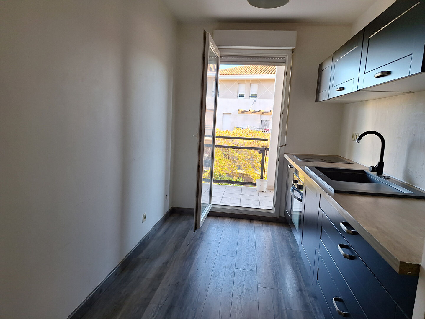 Appartement  T2 avec terrasse et BOX à Aix La Duranne