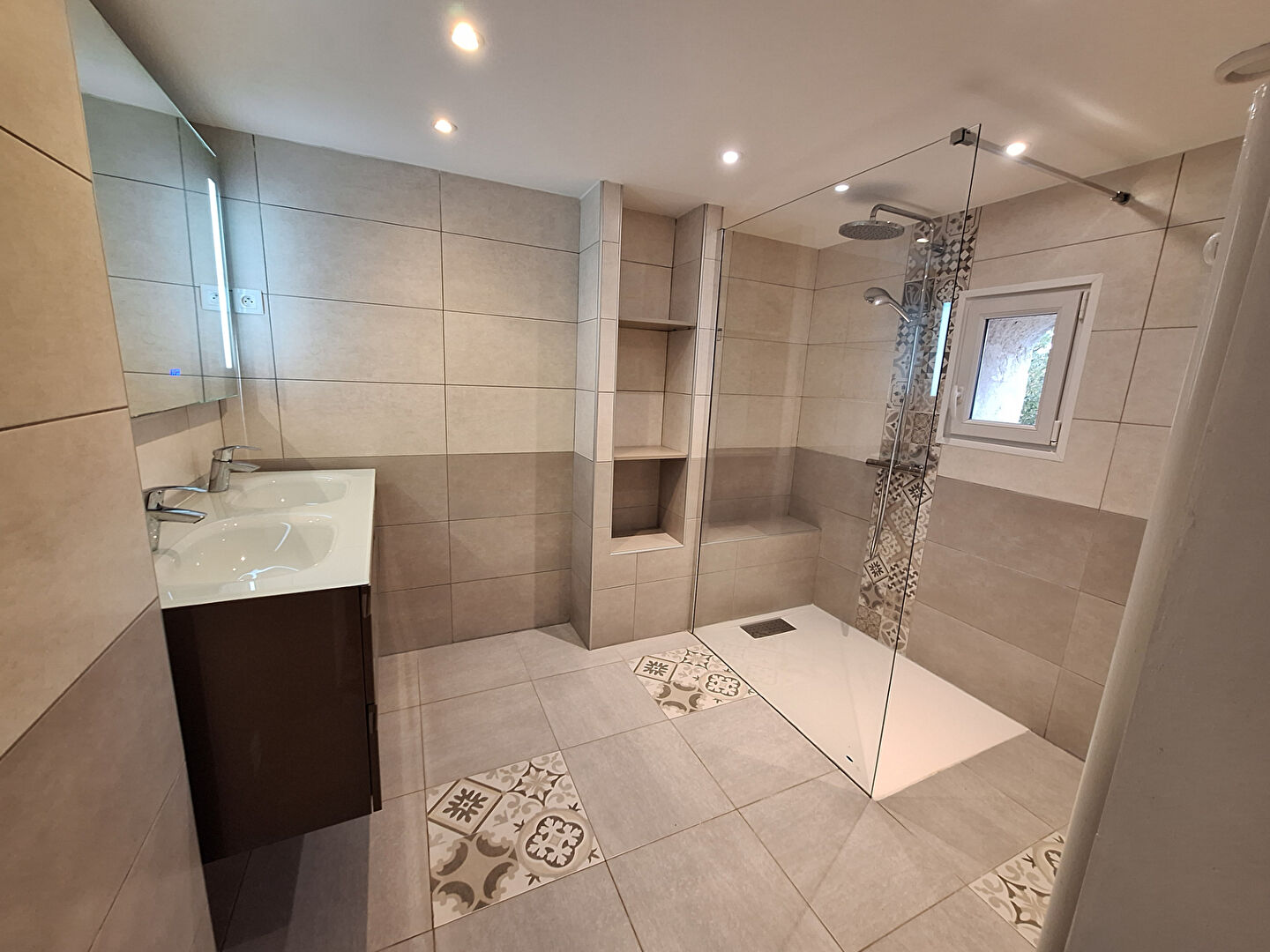 Maison Eguilles 5 pièces/ Piscine 141 m2