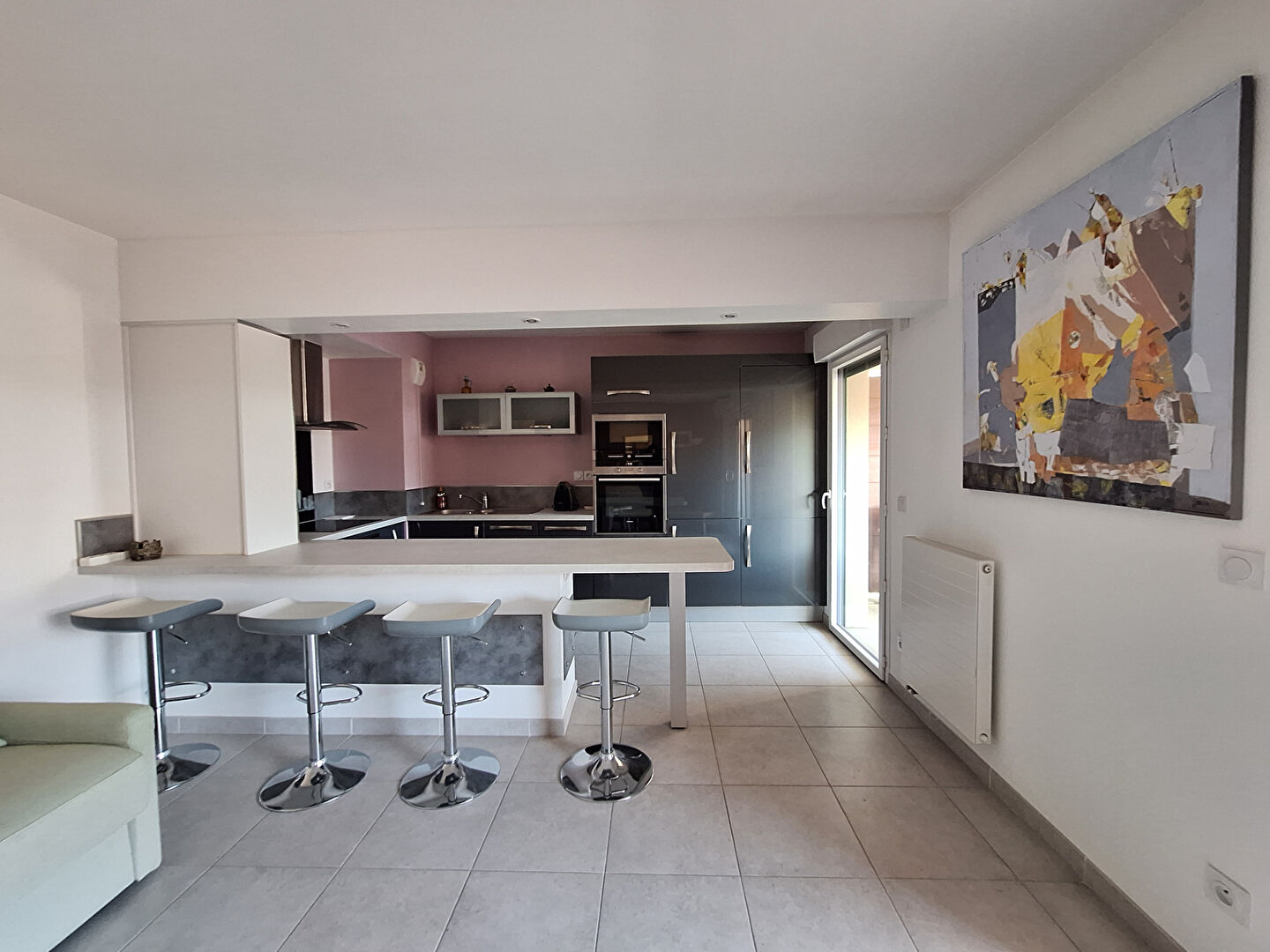 EXCLUSIVITE - Au calme, T3 de 63 m2 terrasse de 28 m2 vue Sainte Victoire Résidence sécurisée