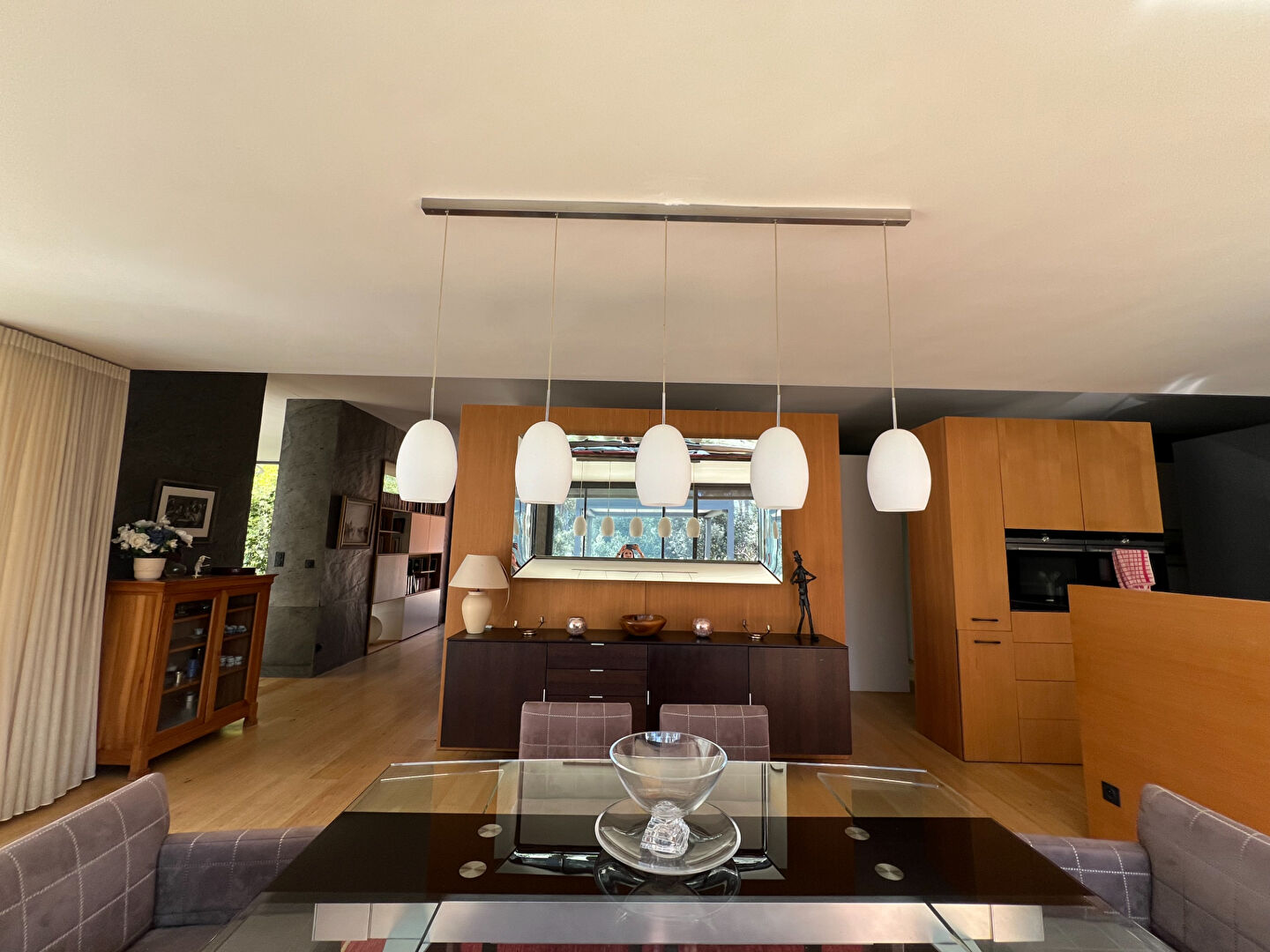 Saint Marc Jaumegarde Maison d'architecte 238 m2 piscine sur un terrain de 4000 m2de