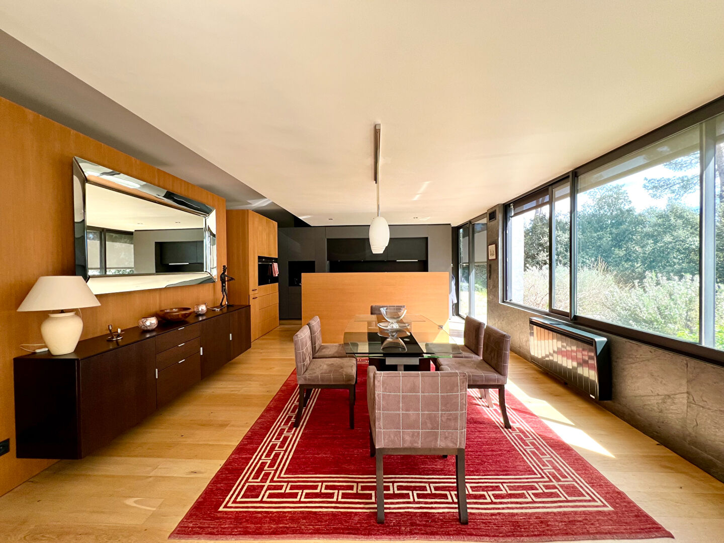 Saint Marc Jaumegarde Maison d'architecte 238 m2 piscine sur un terrain de 4000 m2de