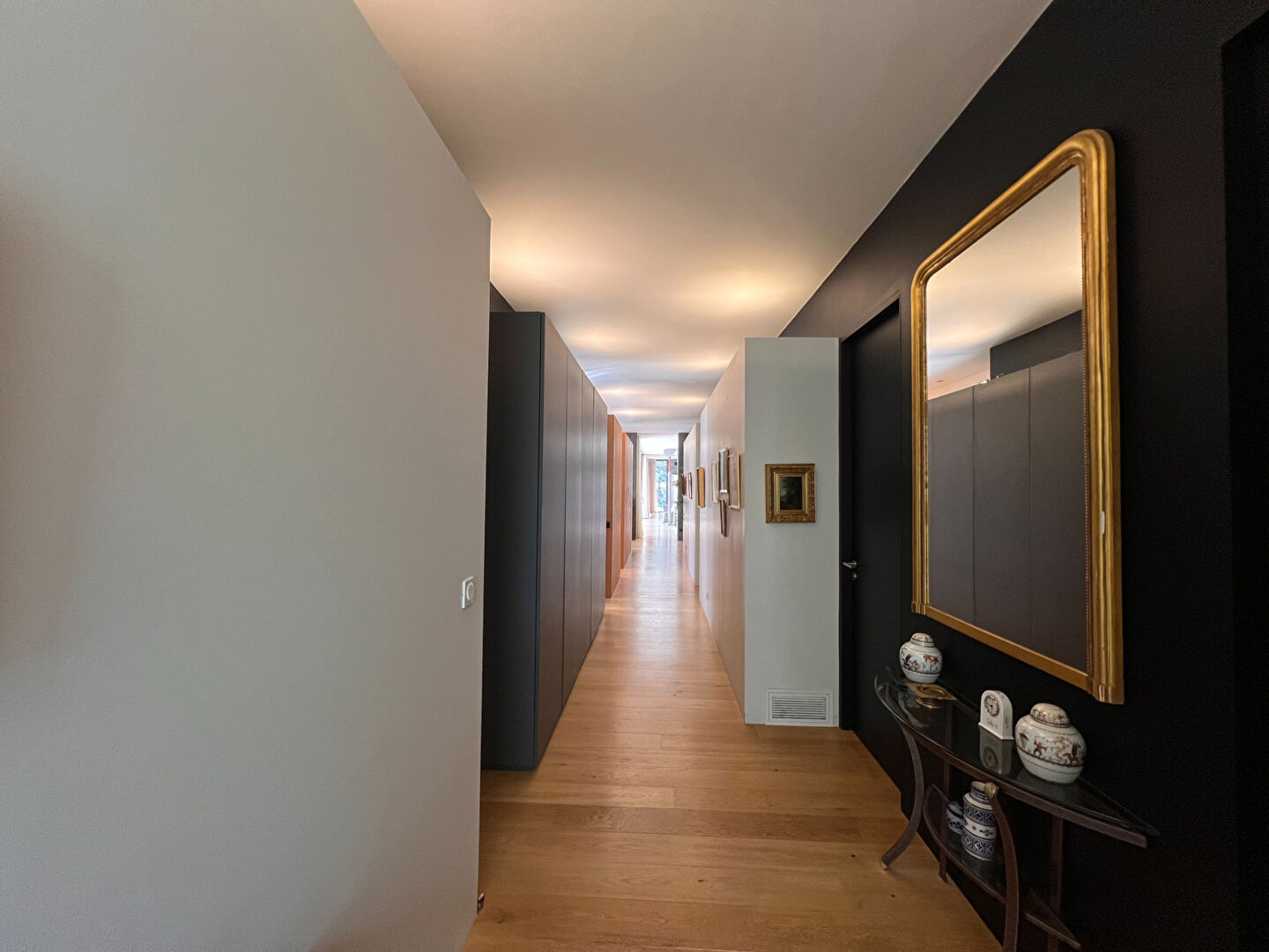 Saint Marc Jaumegarde Maison d'architecte 238 m2 piscine sur un terrain de 4000 m2de