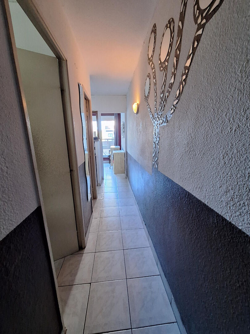 T2 de 28 m2 avec balcon Aix Pont de l'Arc LA PARADE 