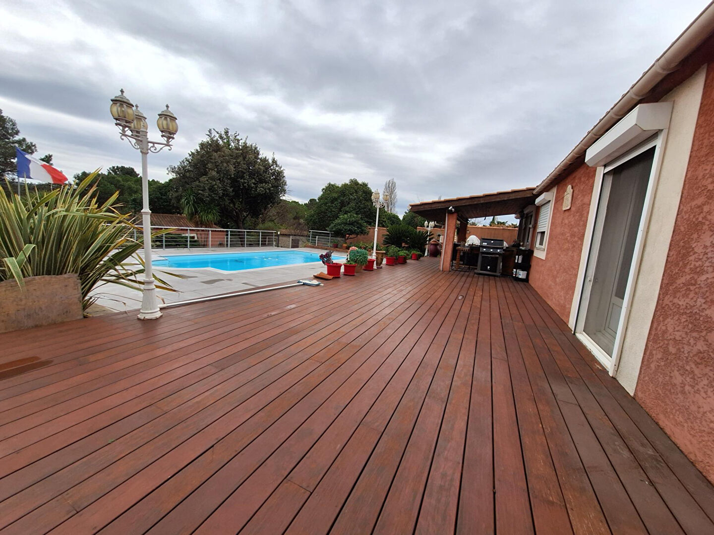 Maison Velaux 4 chambres 127 m2 piscine sur terrain de 1000 m2