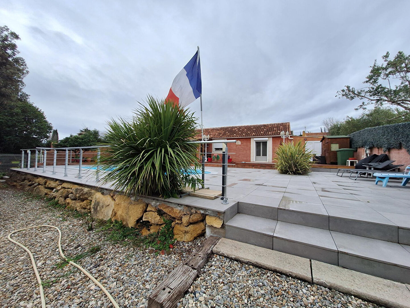 Maison Velaux 4 chambres 127 m2 piscine sur terrain de 1000 m2