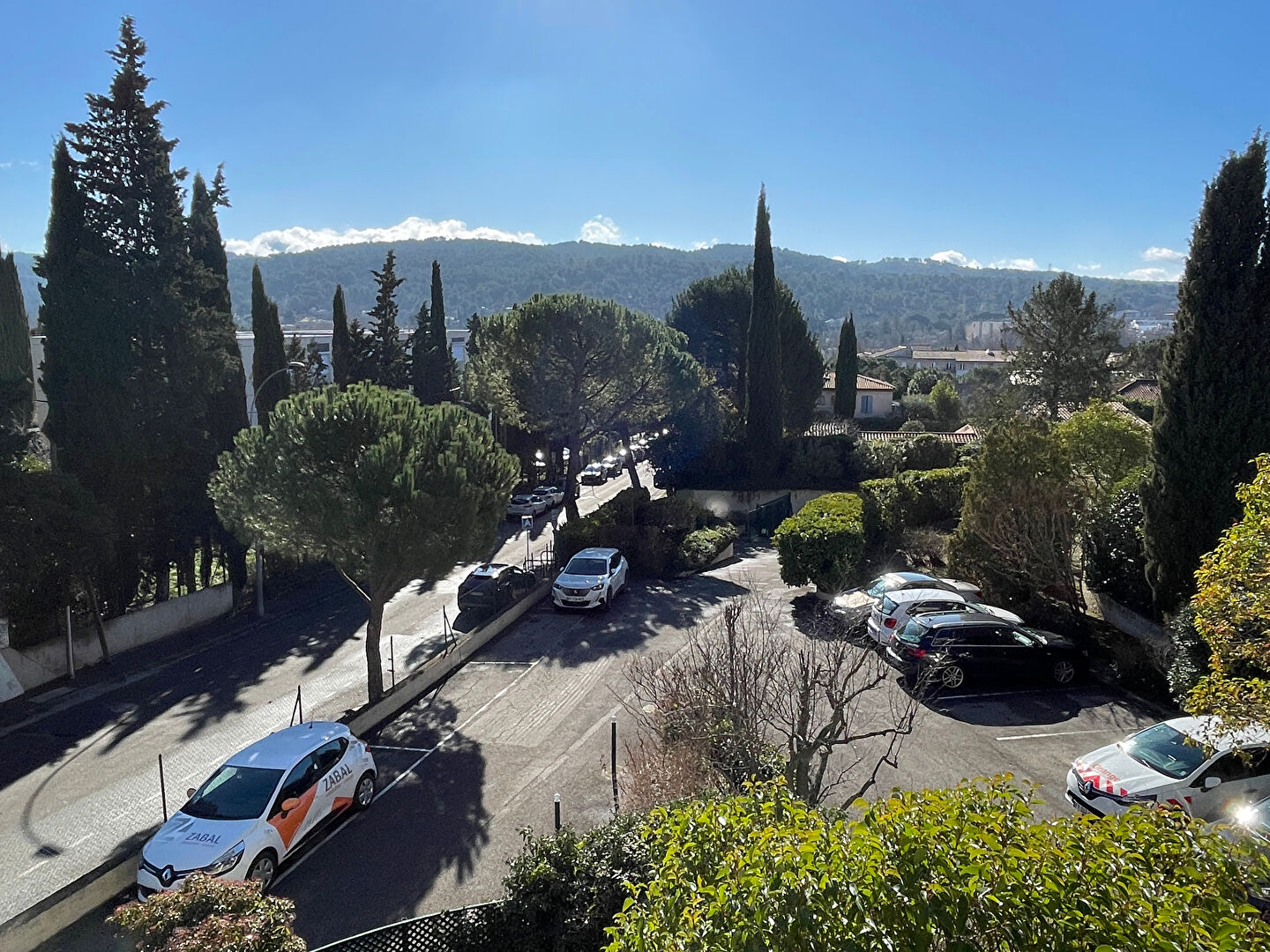 A louer meublé, appartement Aix En Provence 4 pièces 80 m2 avec balcon