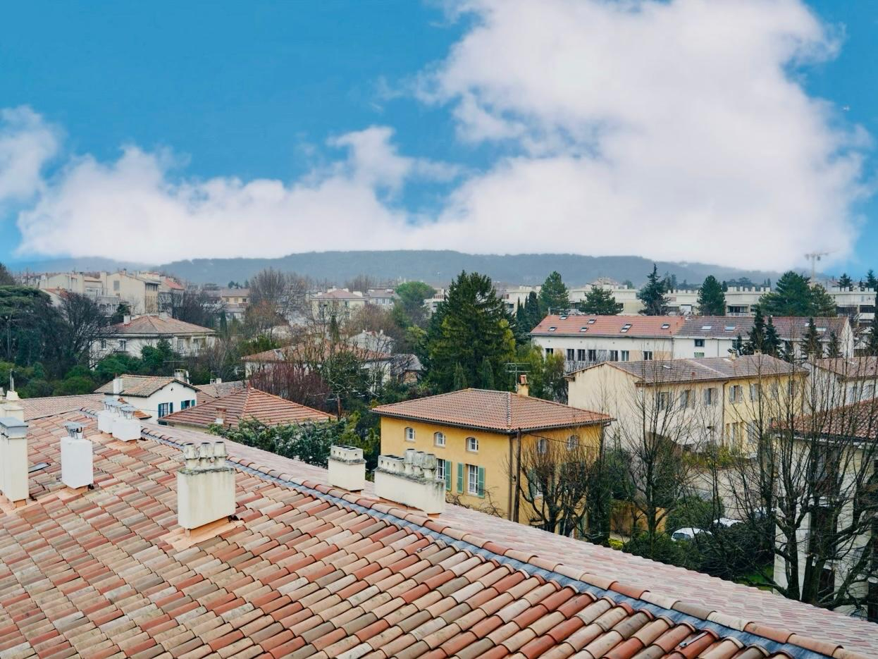 Exclusivité sur Aix Saint Jérôme grand T2 de 60 m2, au calme absolu.