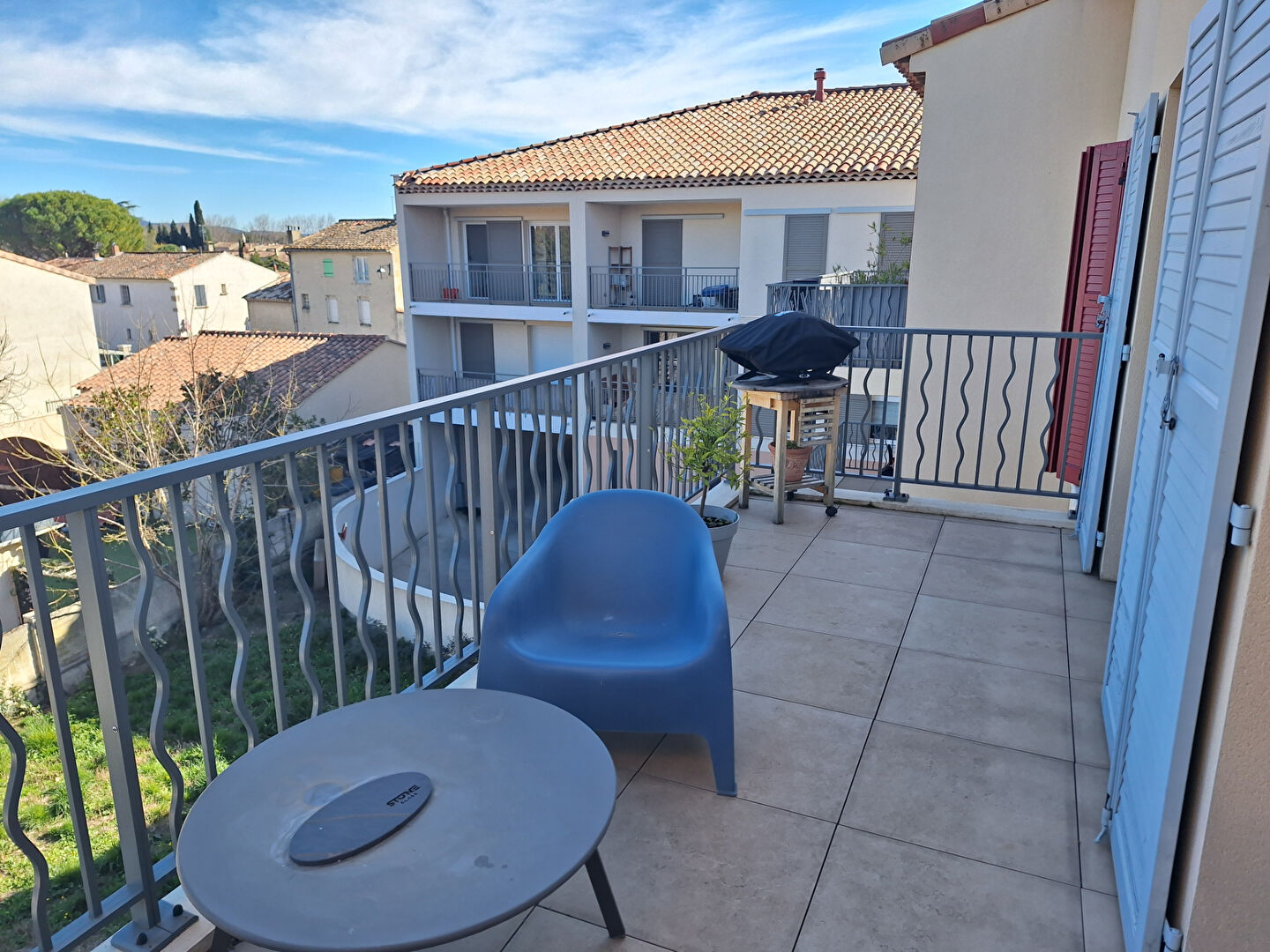 Appartement T3 69 m²  - Dernier étage avec ascenseur - Terrasse 12 m²  - Garage - Résidence récente 2022 - Eyguières