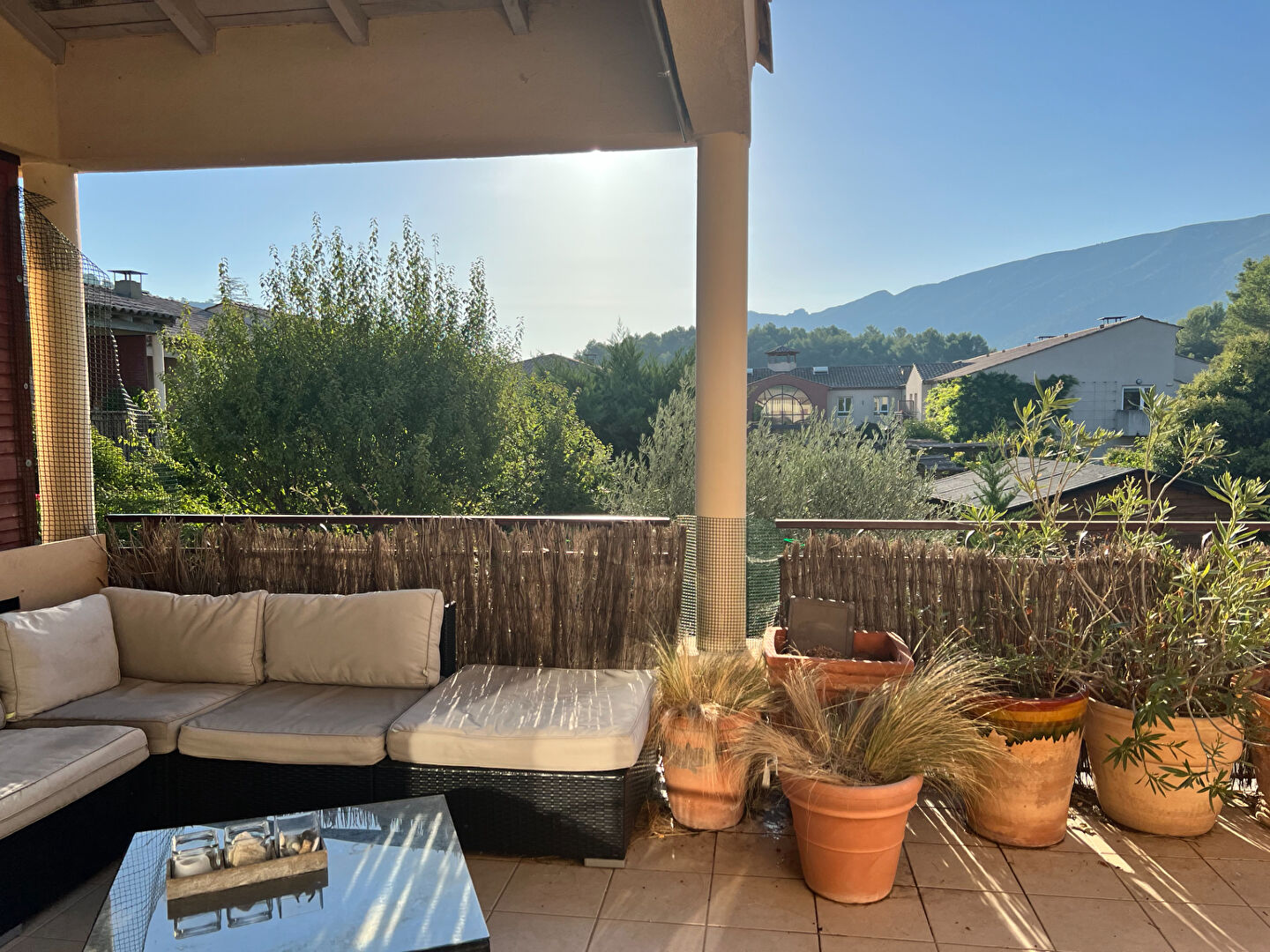 Appartement 3 pièces à vendre à Vauvenargues - Vue Collines, Calme et Confort