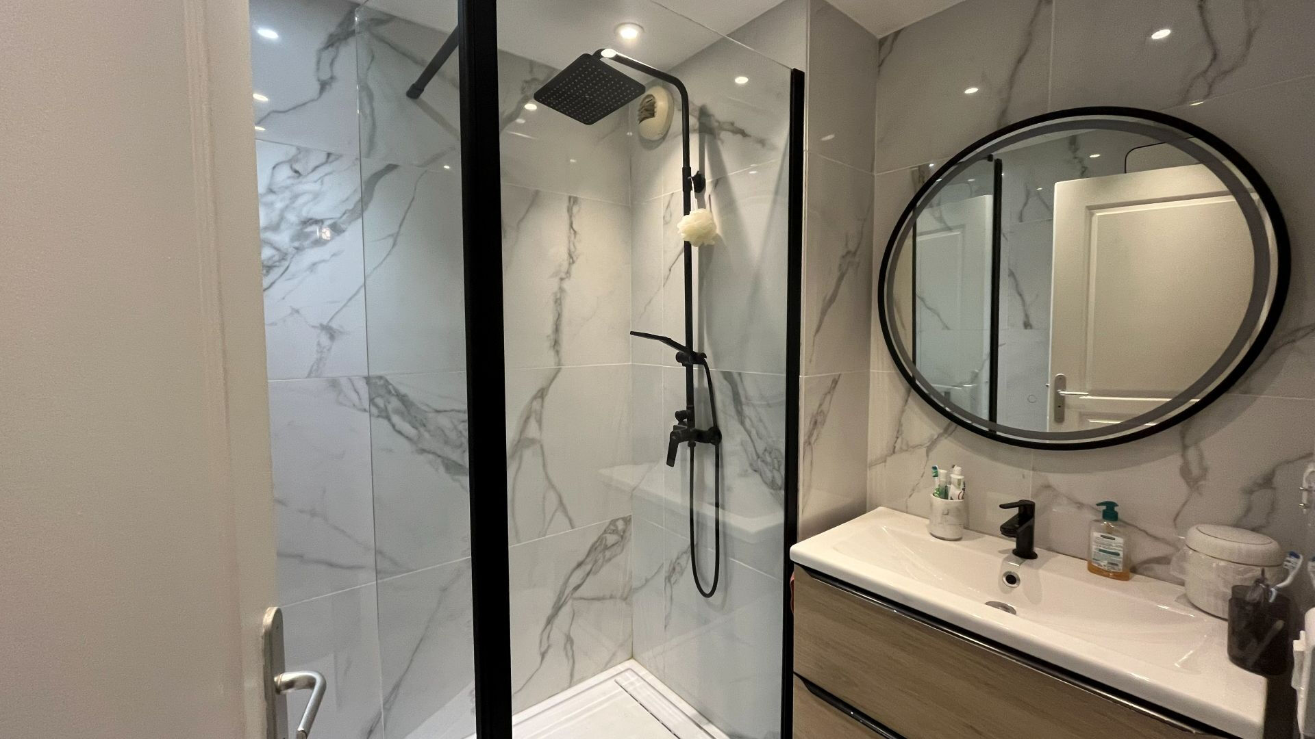 AIX LA DURANNE Appartement  T5 120 m2 avec jardin 50m2 et 2 stationnements