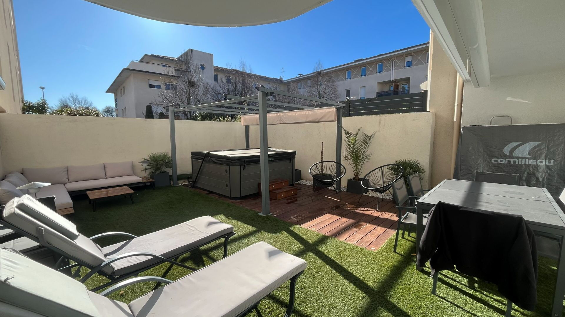 AIX LA DURANNE Appartement  T5 120 m2 avec jardin 50m2 et 2 stationnements